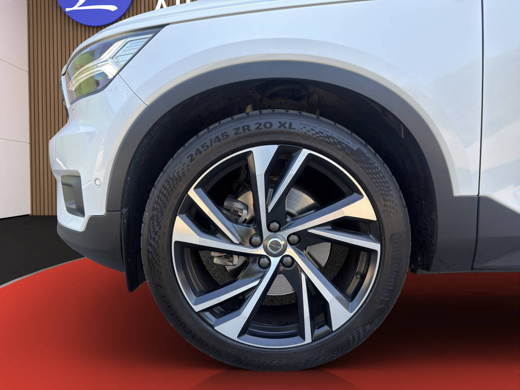 VOLVO XC40 2.0 T5 R-Design AWD-image-9