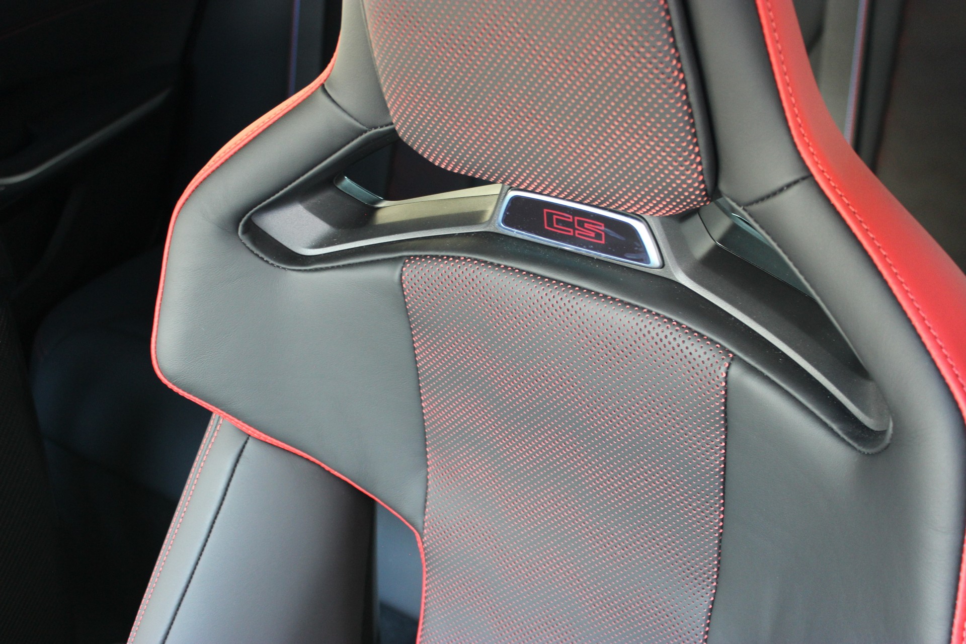 BMW M3 CS Touring Individual *LAGUNA SECA BLAU*-image-11