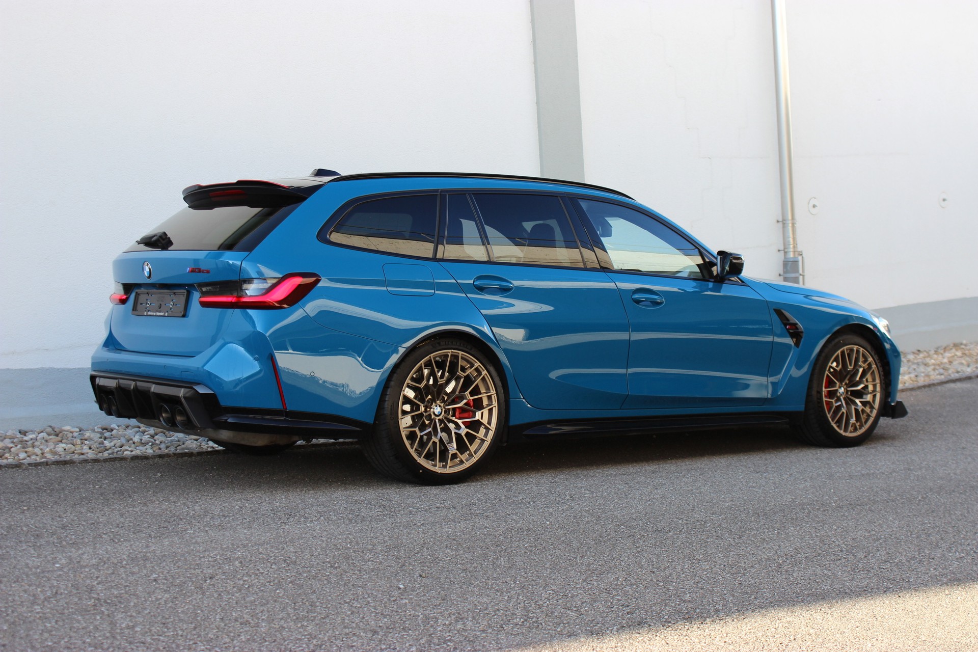 BMW M3 CS Touring Individual *LAGUNA SECA BLAU*-image-0