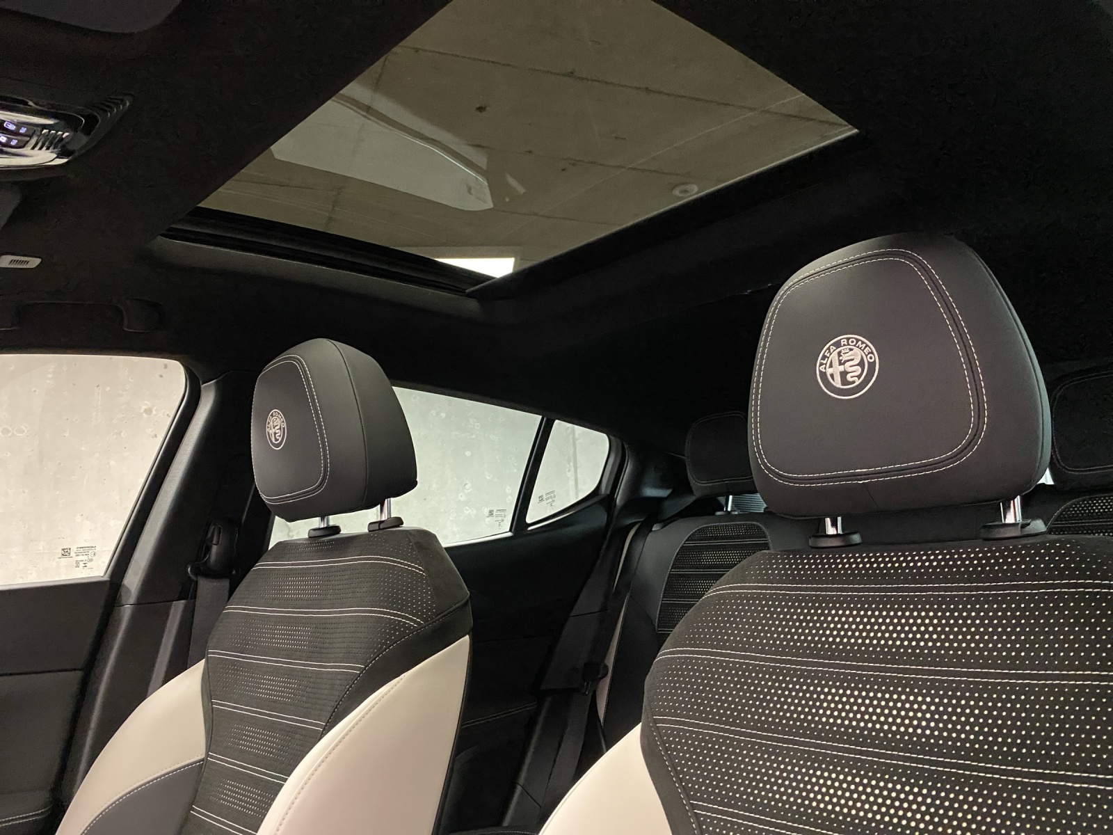 ALFA ROMEO TONALE 1.3 PHEV Sport Spec-image-15
