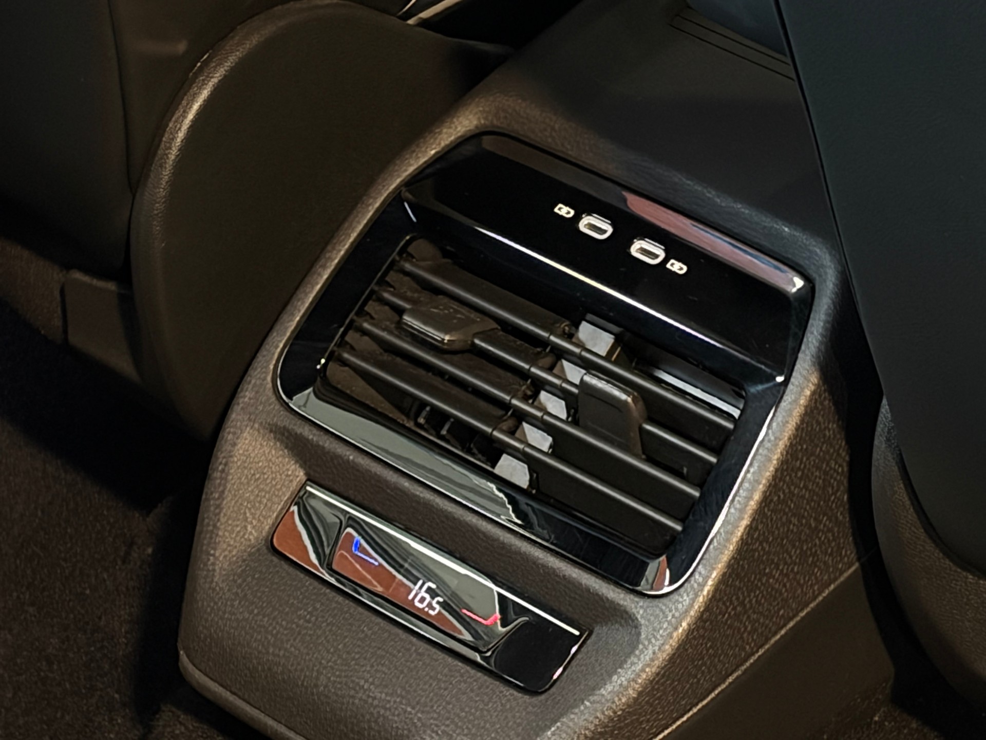 VW ID.4 GTX 77 kWh 4Motion *CH-Fahrzeug*-image-22