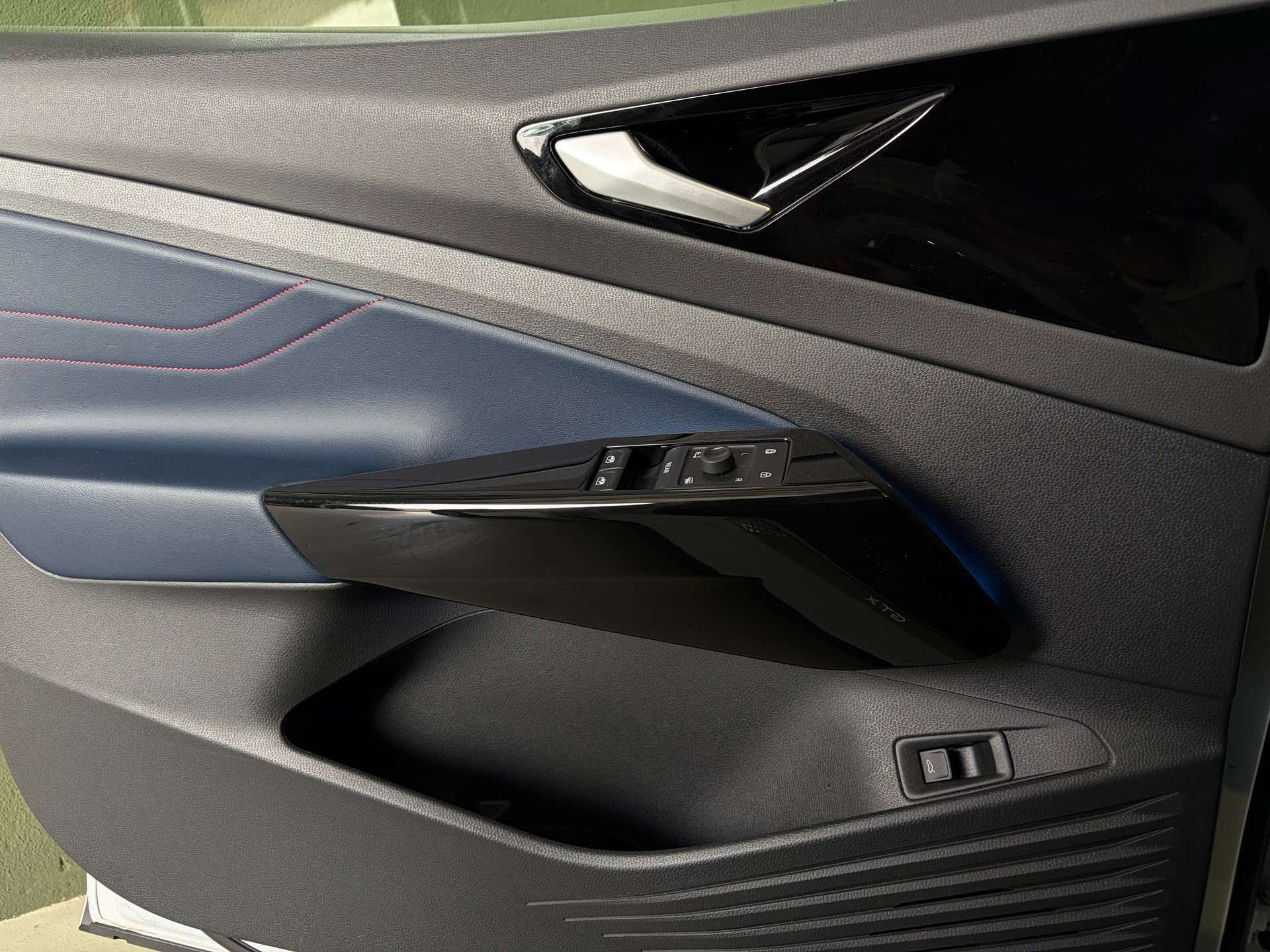 VW ID.4 GTX 77 kWh 4Motion *CH-Fahrzeug*-image-27