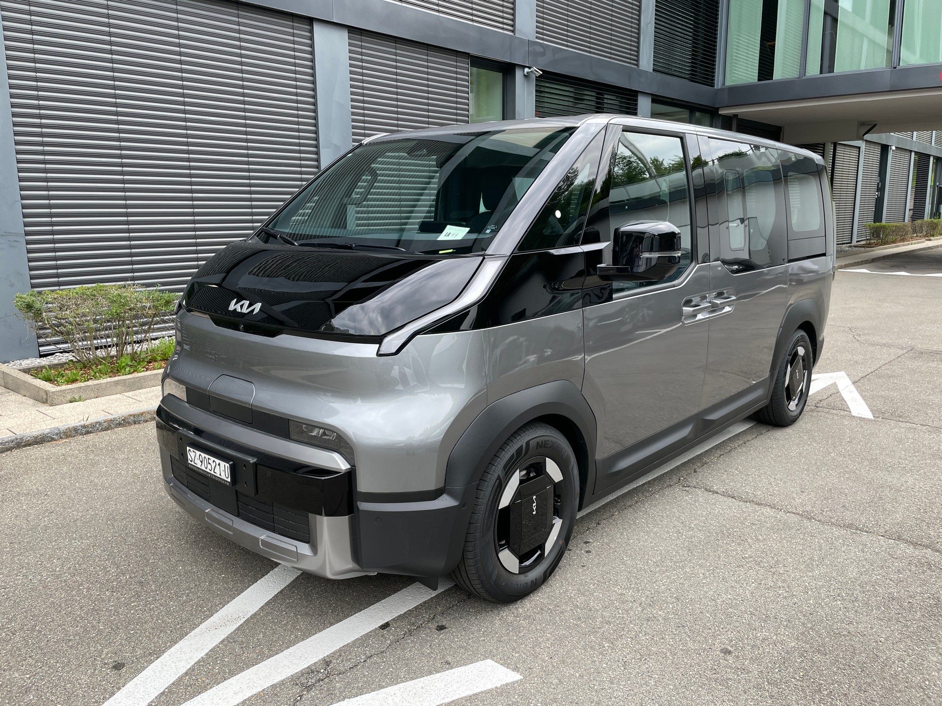 KIA PV5 71.2 kWh Elite-image-0