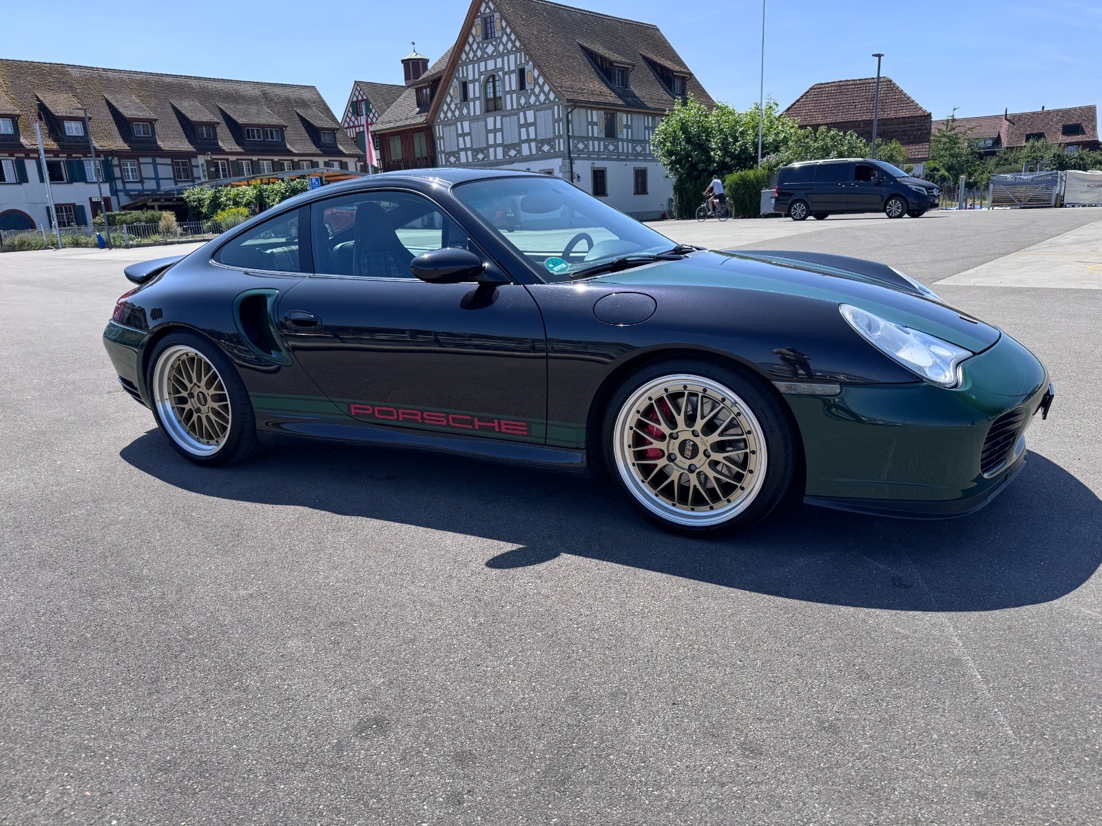 PORSCHE 911 Turbo-image-8