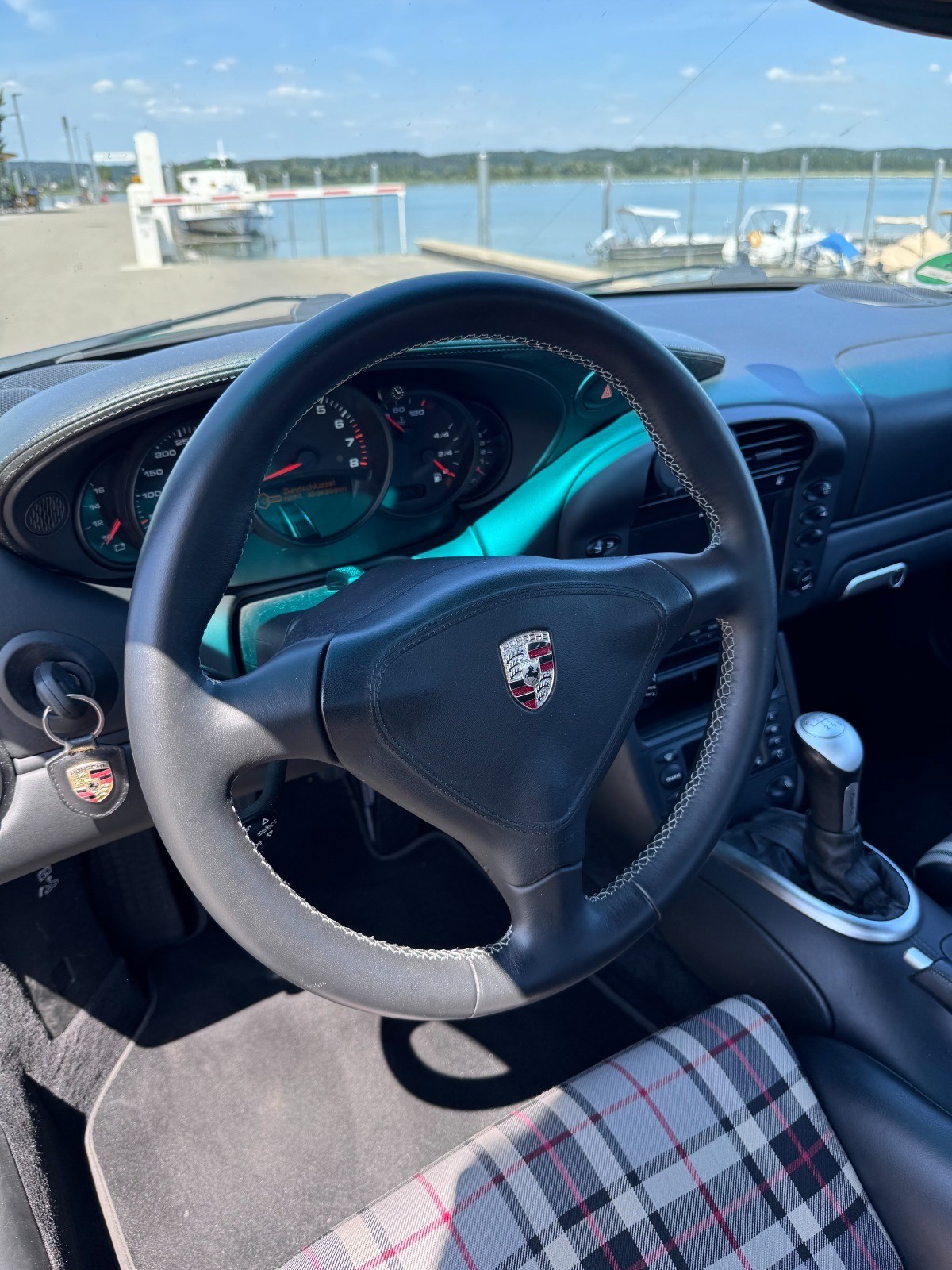 PORSCHE 911 Turbo-image-12