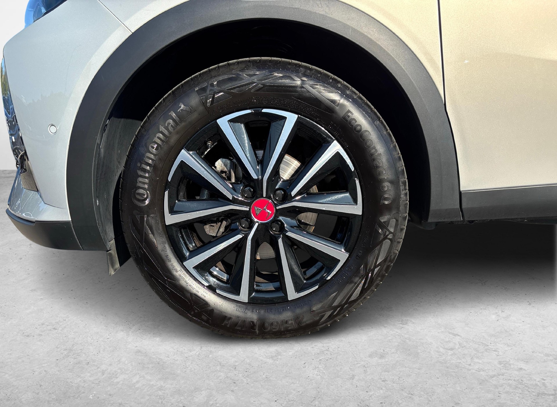 DS AUTOMOBILES 3 Crossback 1.2 PureTech 130 Ligne Noire-image-10