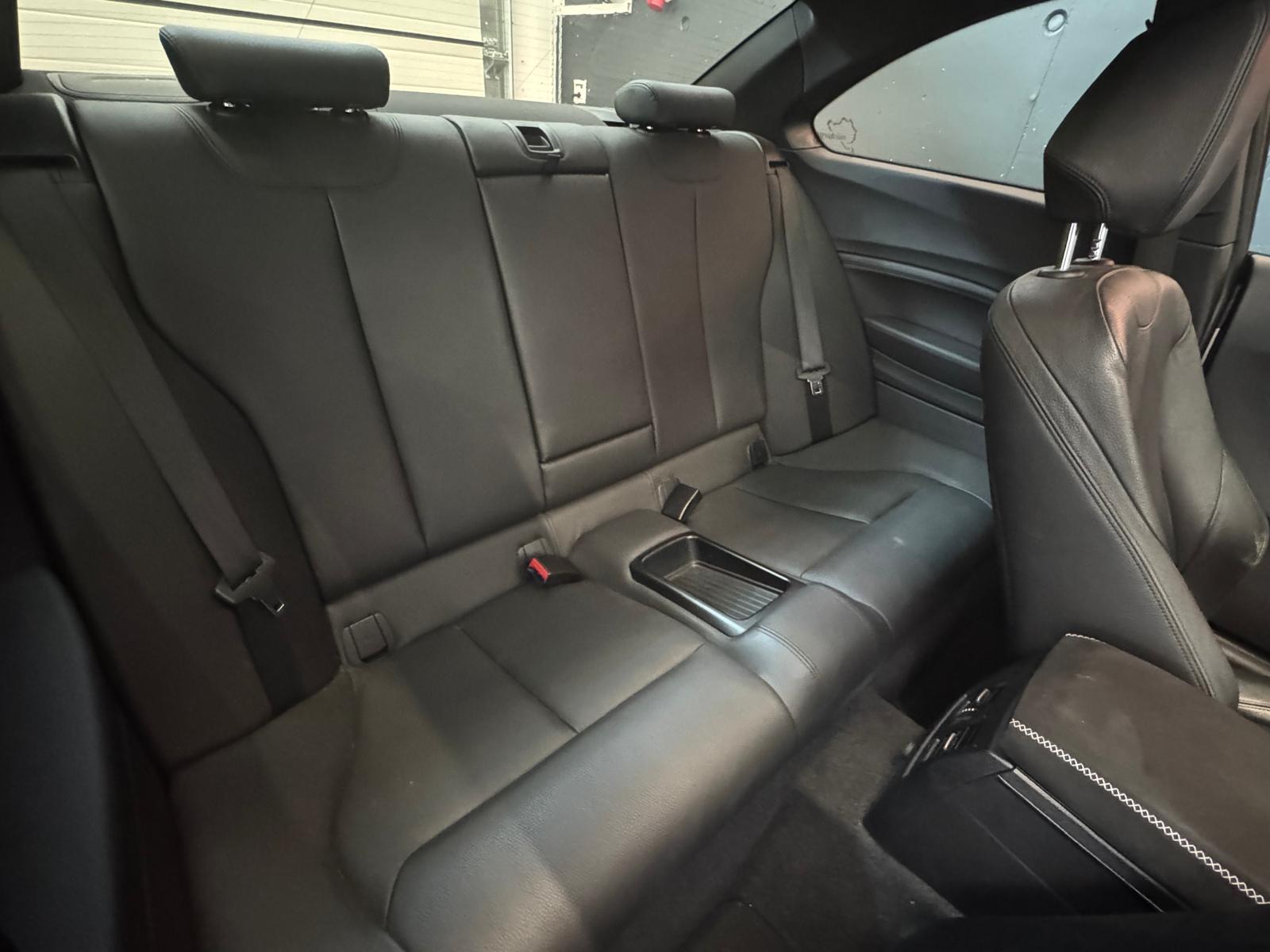 BMW M235i xDrive Steptronic-image-12