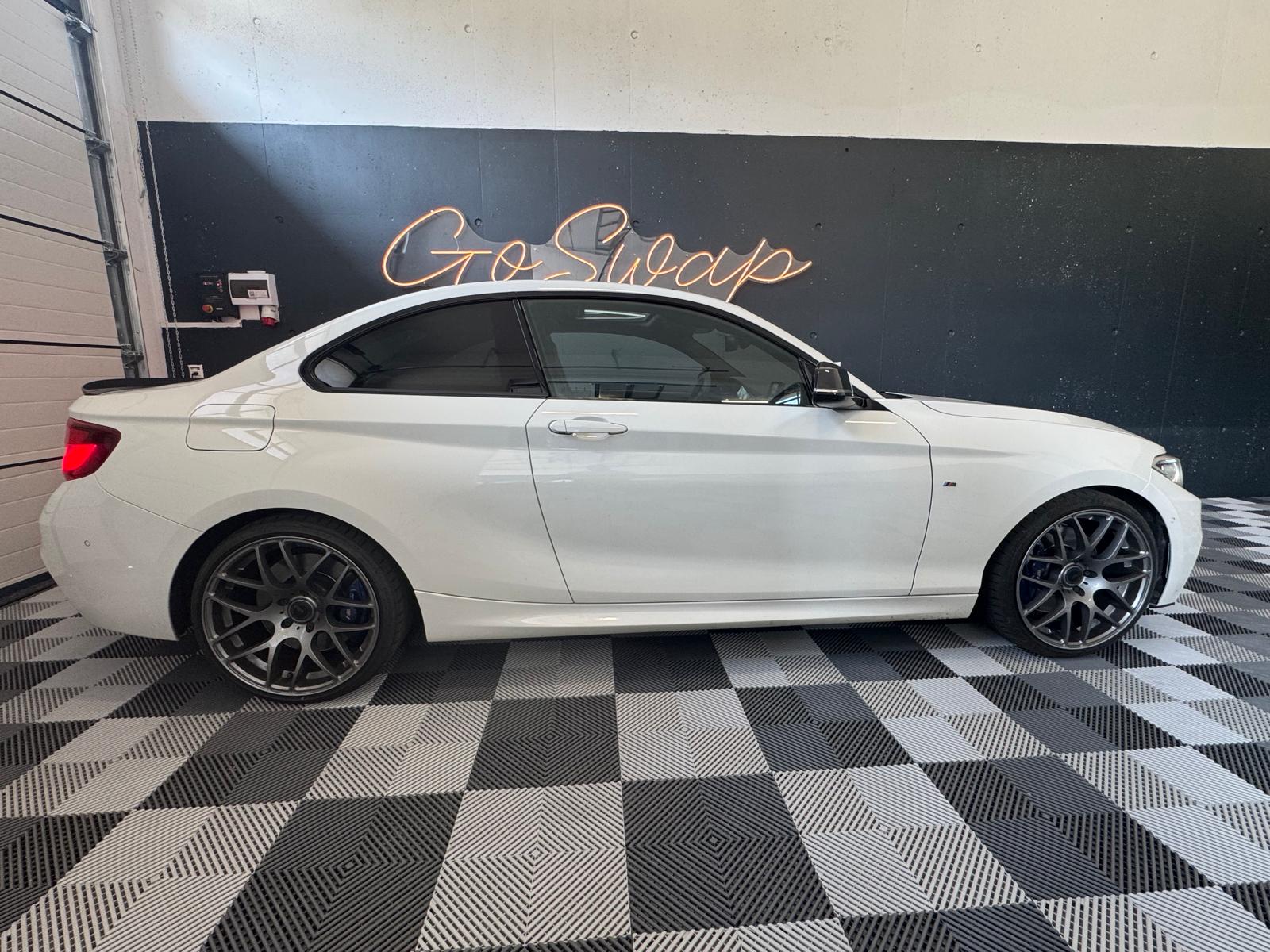 BMW M235i xDrive Steptronic-image-6