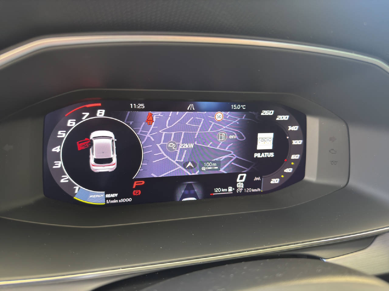 SEAT Leon 1.5 eTSI 150PS FR DSG-image-13