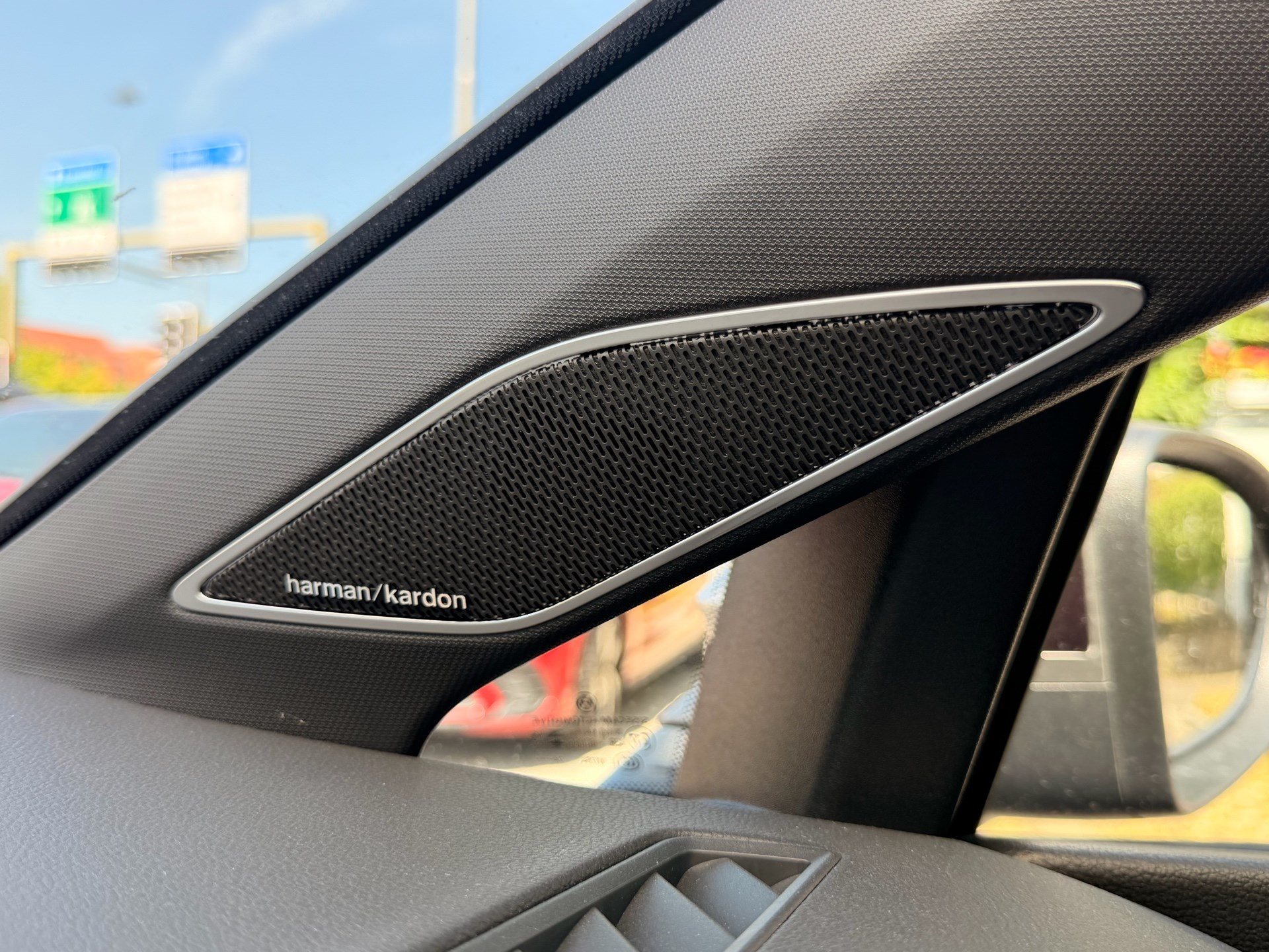 VW Golf R 2.0 TSI 333 PS 4MOTION *** AKRAPOVIC ABGAS & LEDER NAPPA ***-image-27