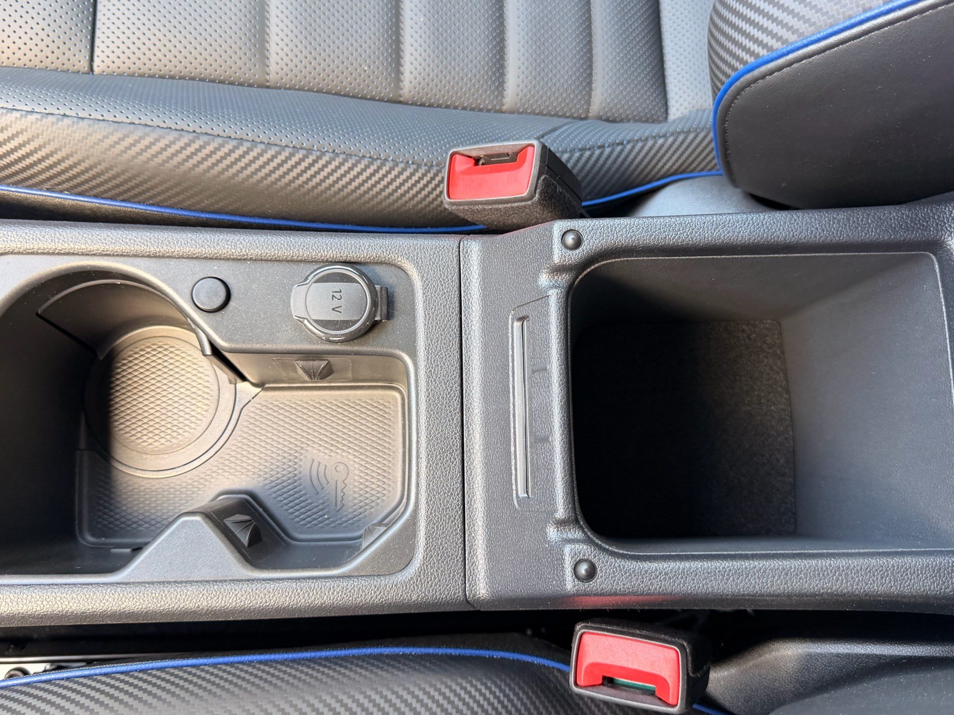 VW Golf R 2.0 TSI 333 PS 4MOTION *** AKRAPOVIC ABGAS & LEDER NAPPA ***-image-25