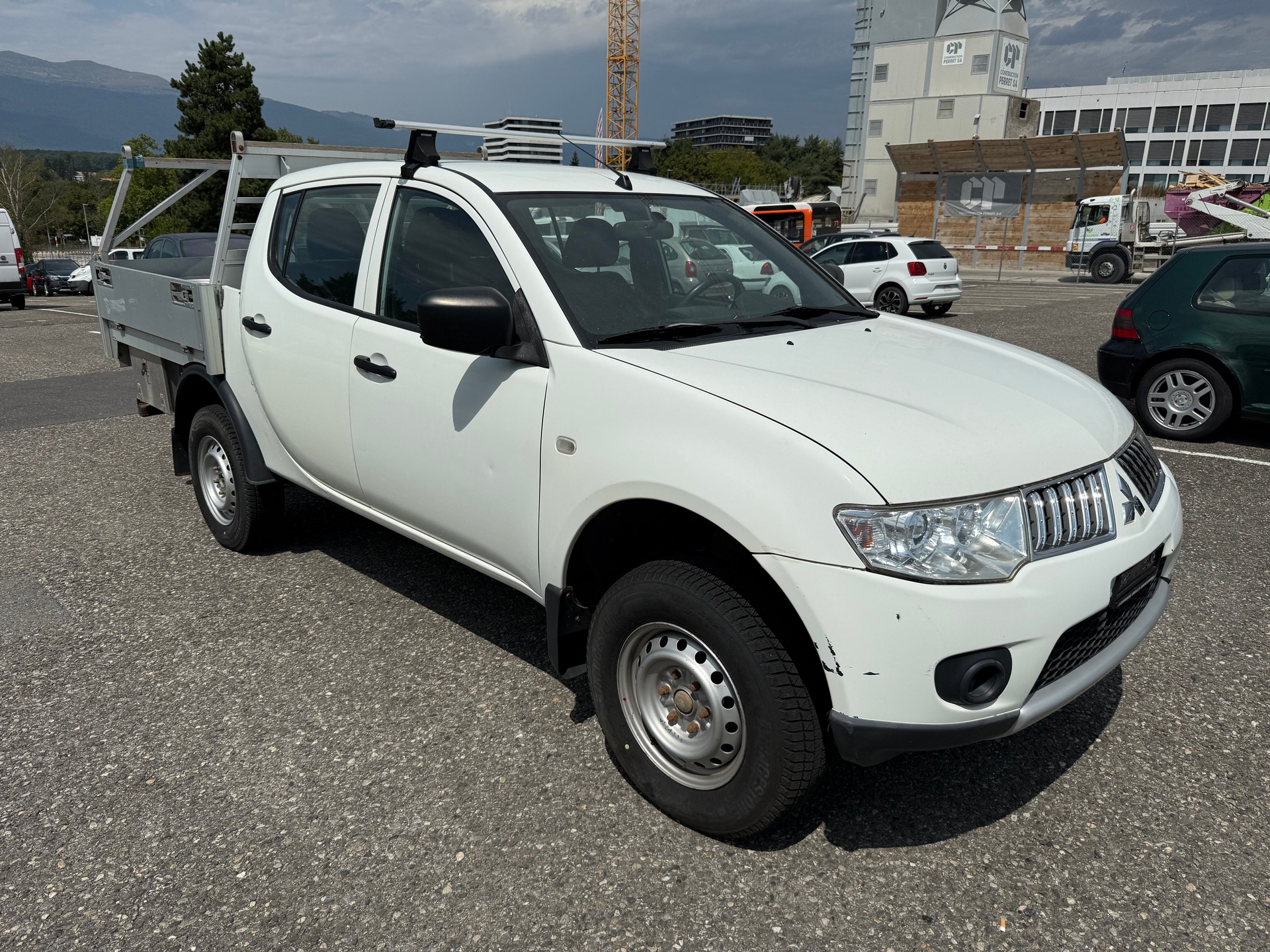 MITSUBISHI L 200 2.5 DID Invite Double Cab-image-0