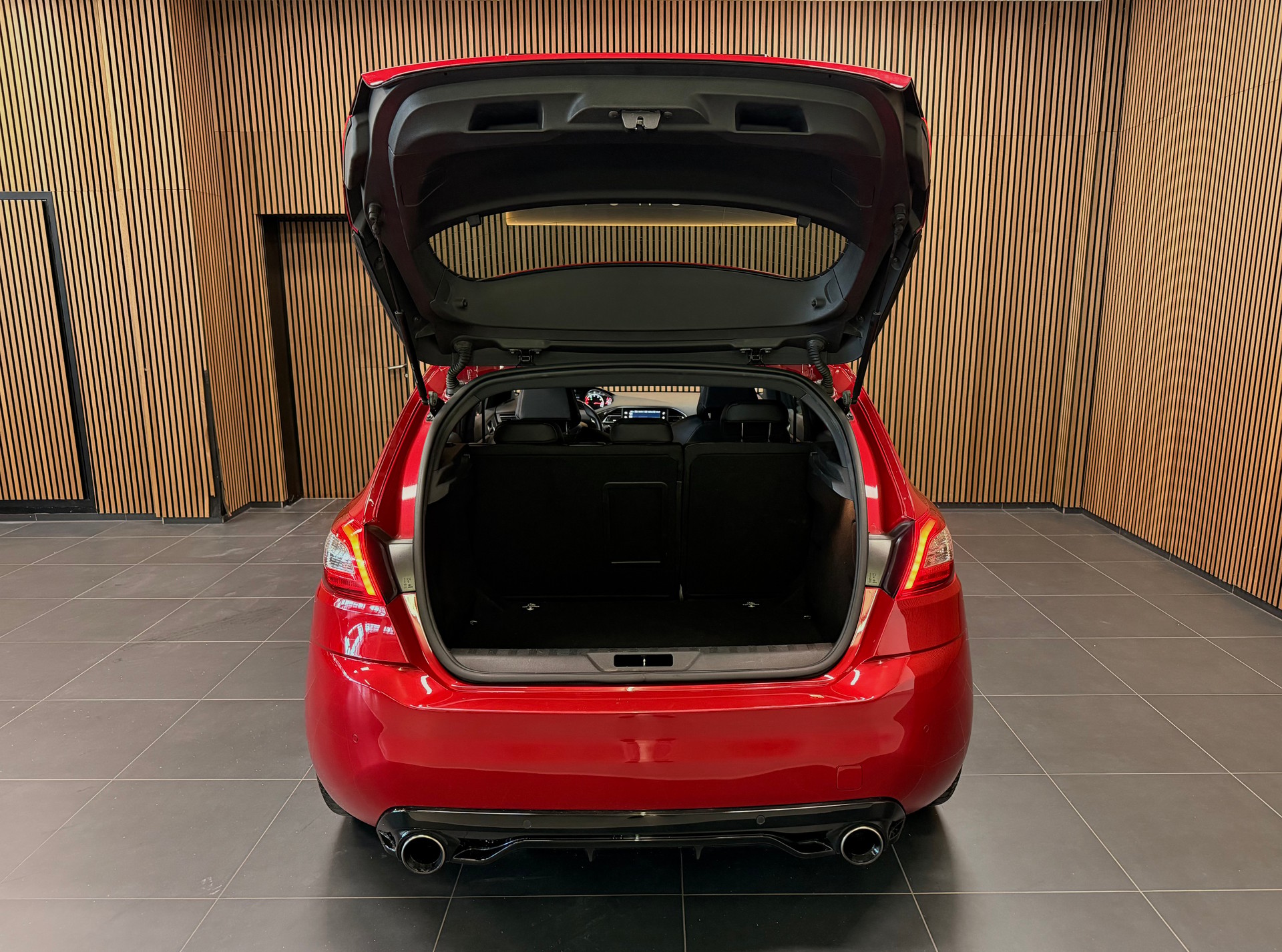 PEUGEOT 308 1.6 GTi-image-7