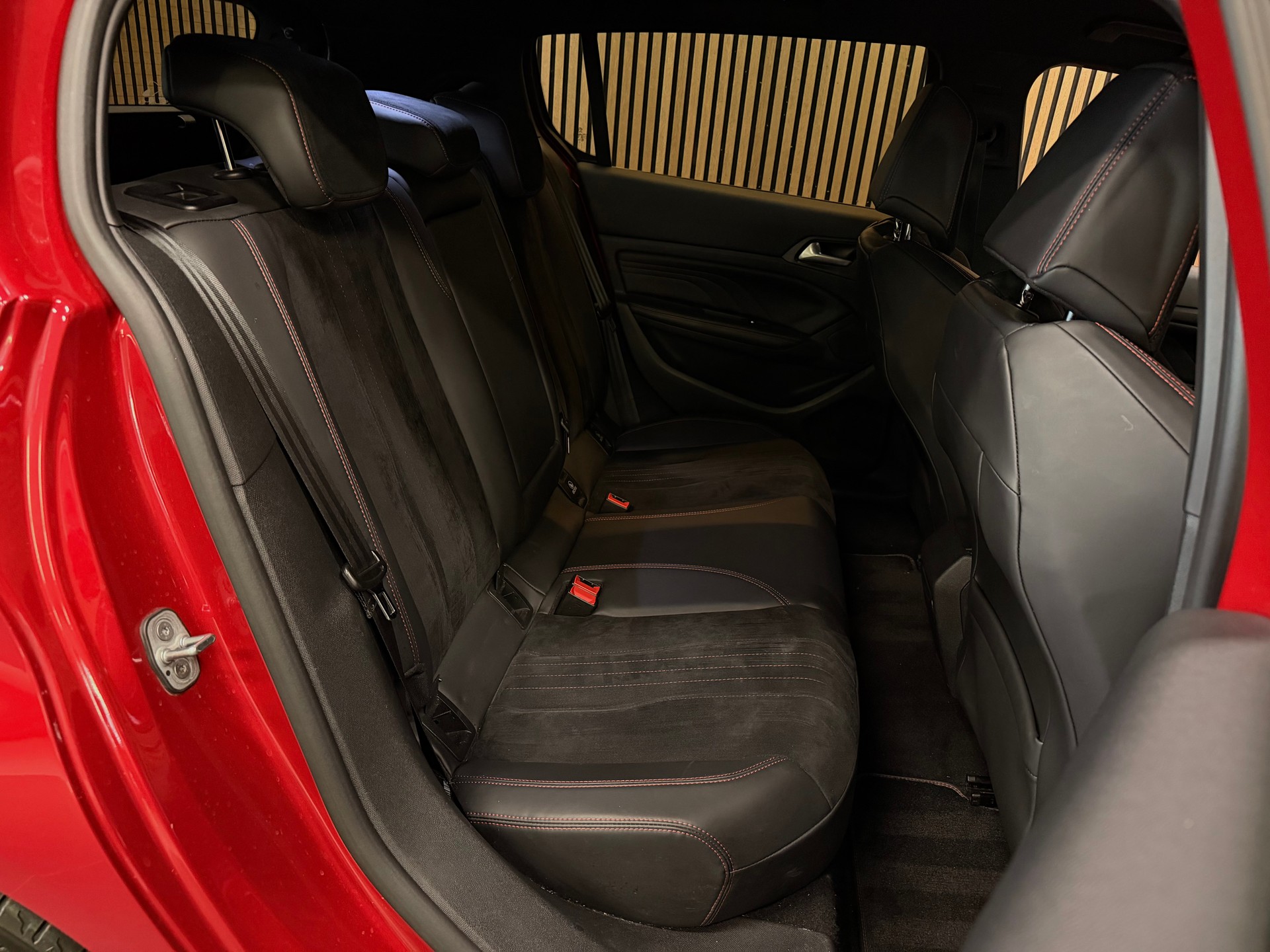 PEUGEOT 308 1.6 GTi-image-28