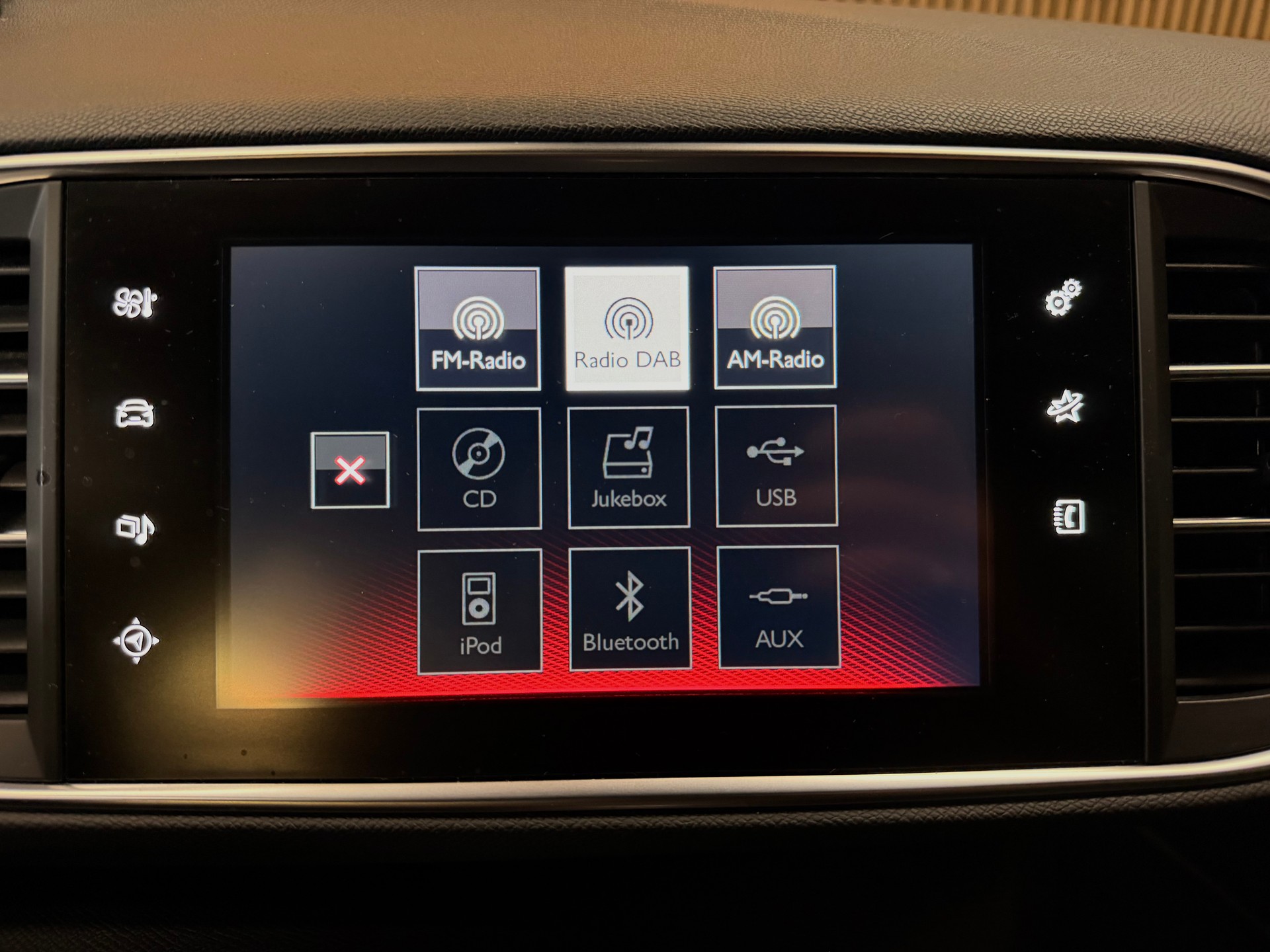 PEUGEOT 308 1.6 GTi-image-24