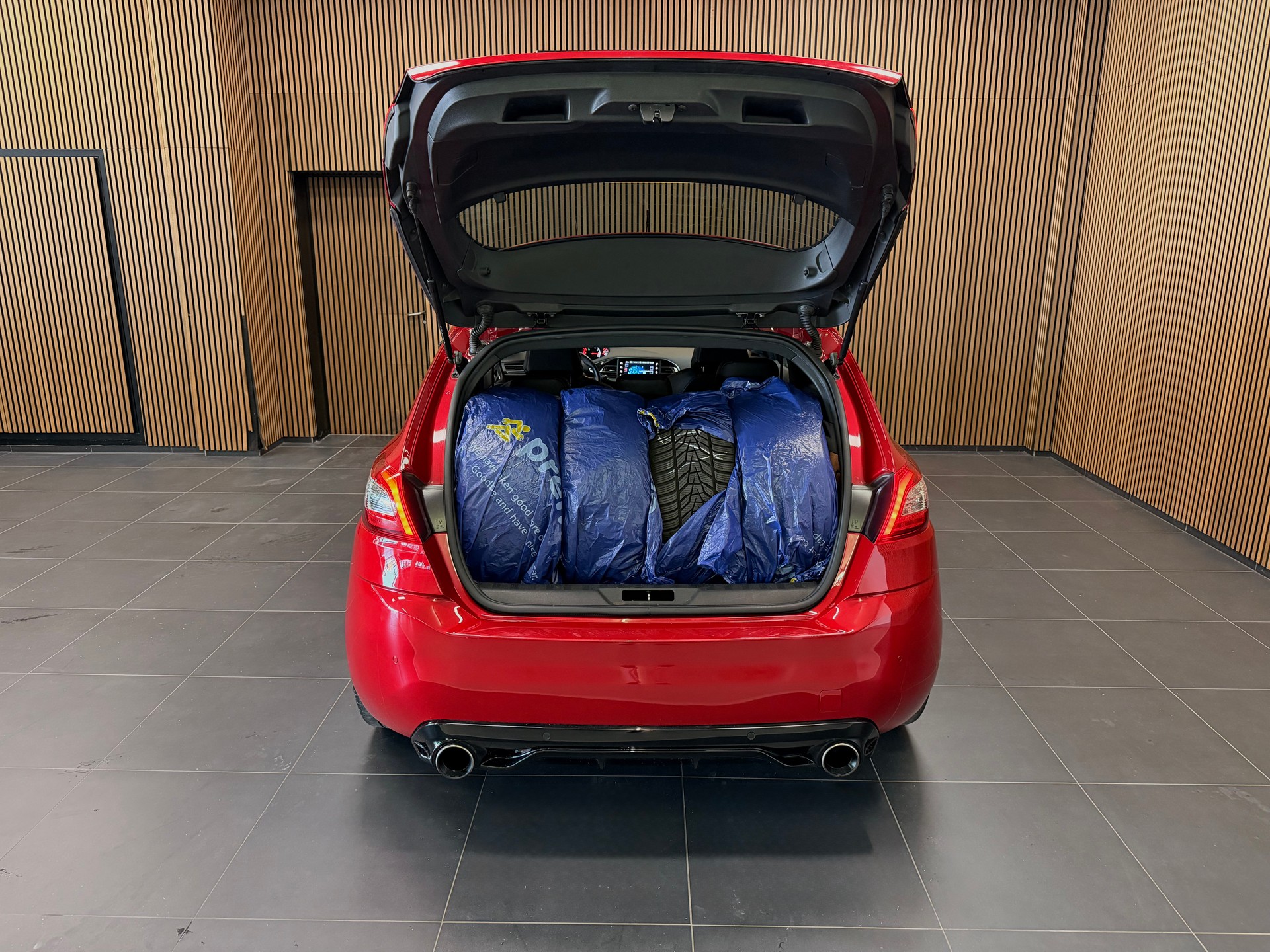 PEUGEOT 308 1.6 GTi-image-8