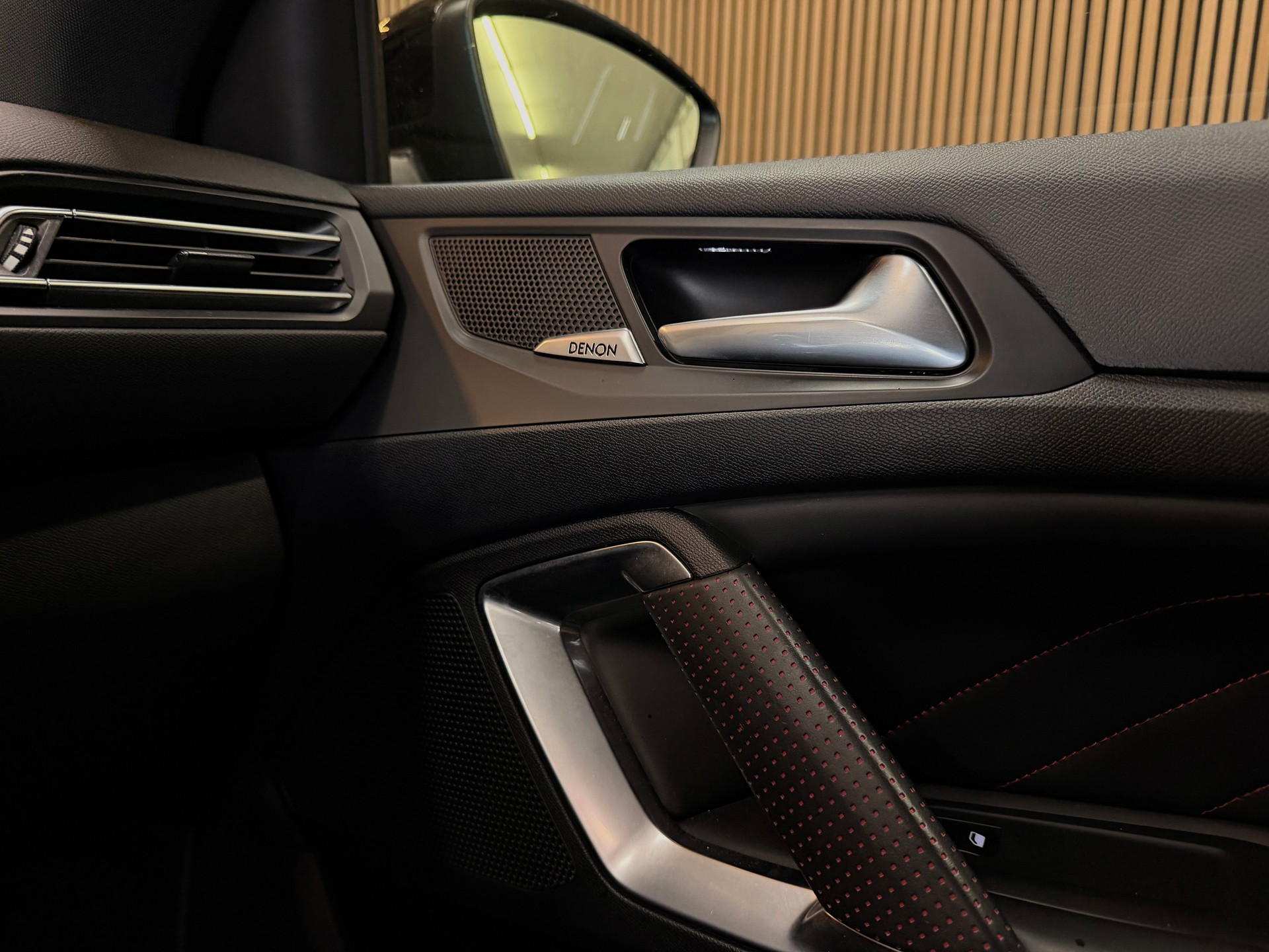 PEUGEOT 308 1.6 GTi-image-30