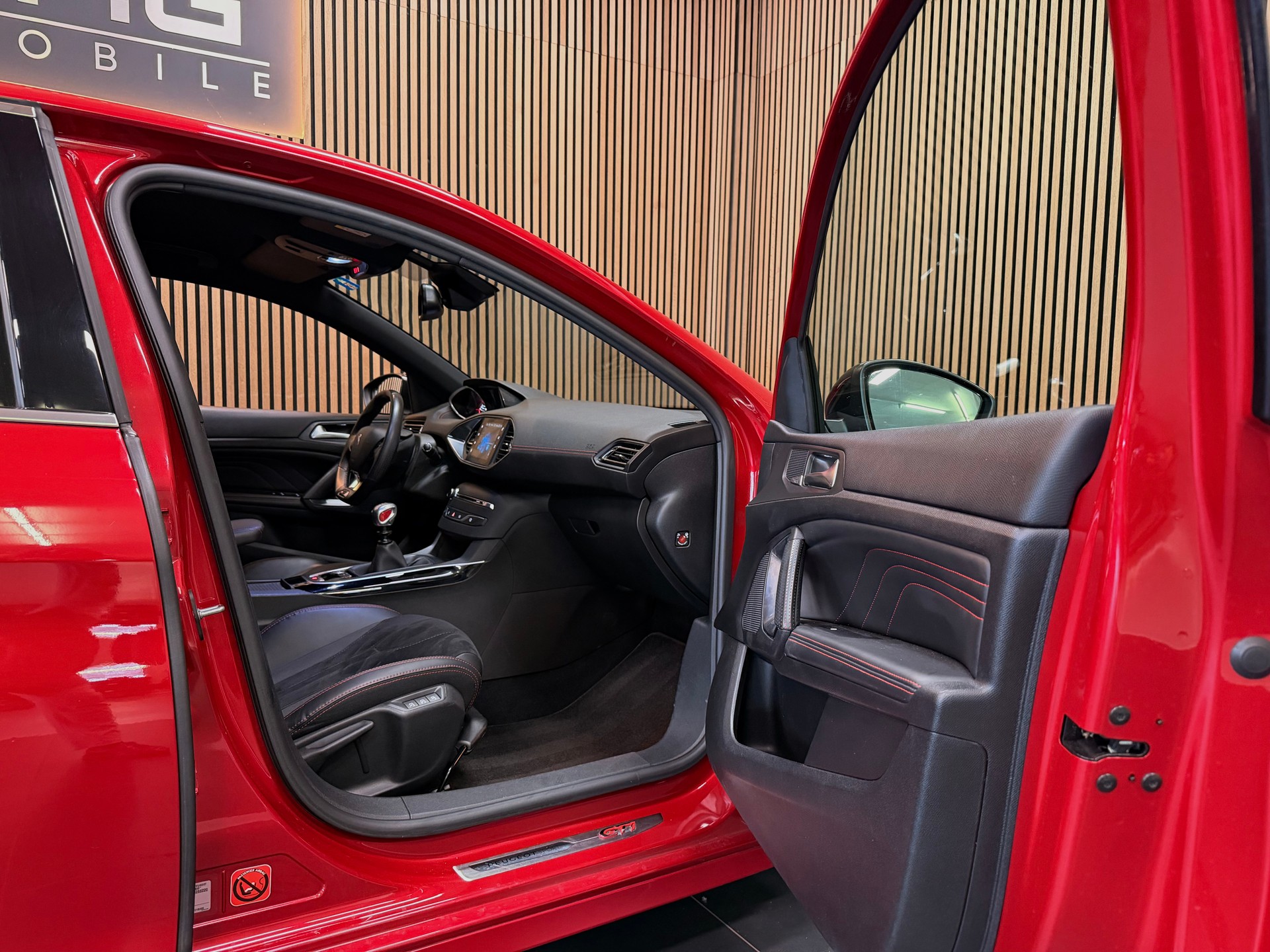 PEUGEOT 308 1.6 GTi-image-25