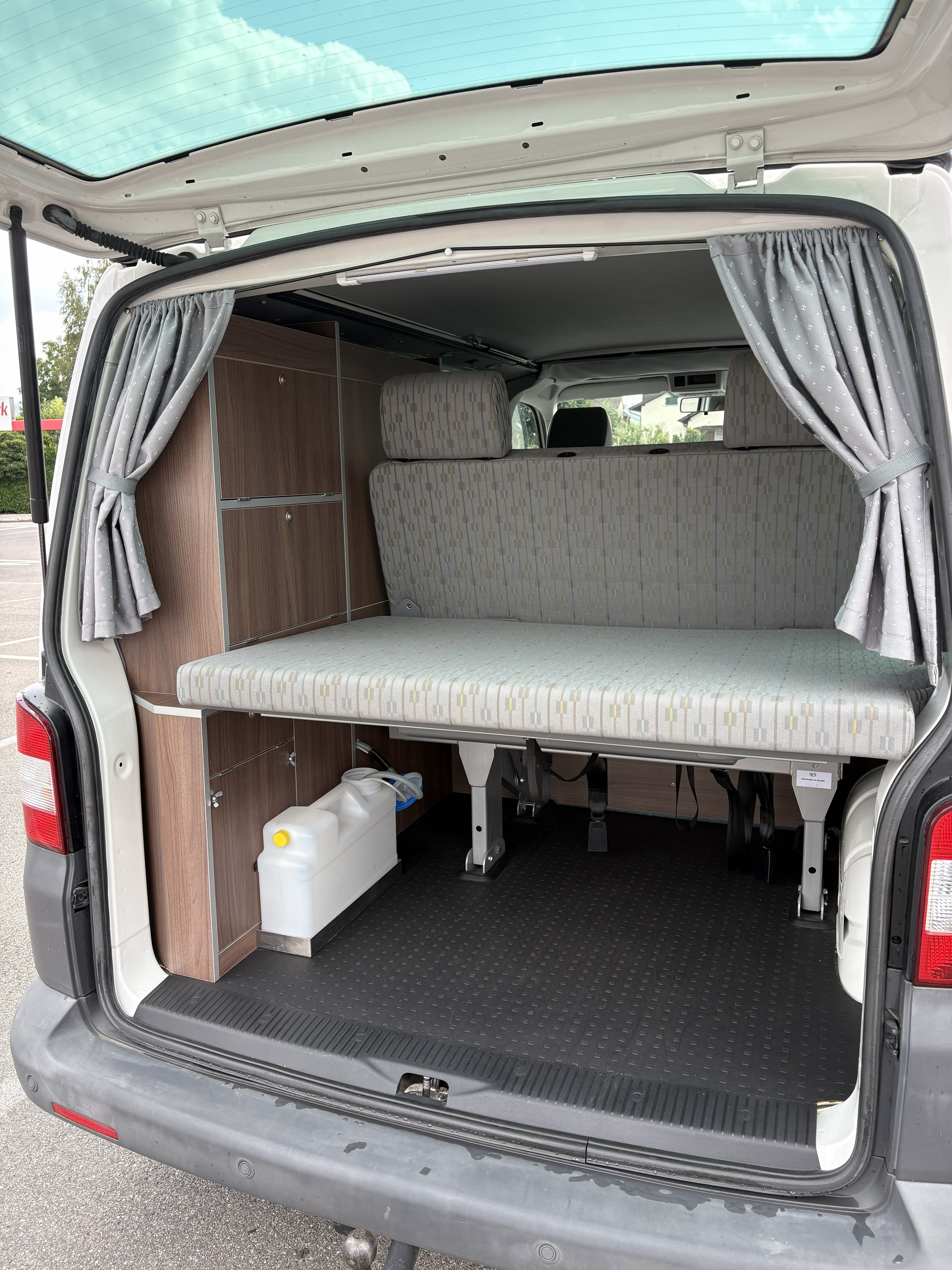 VW T5 Camper 2.0 TDI 4x4-image-2