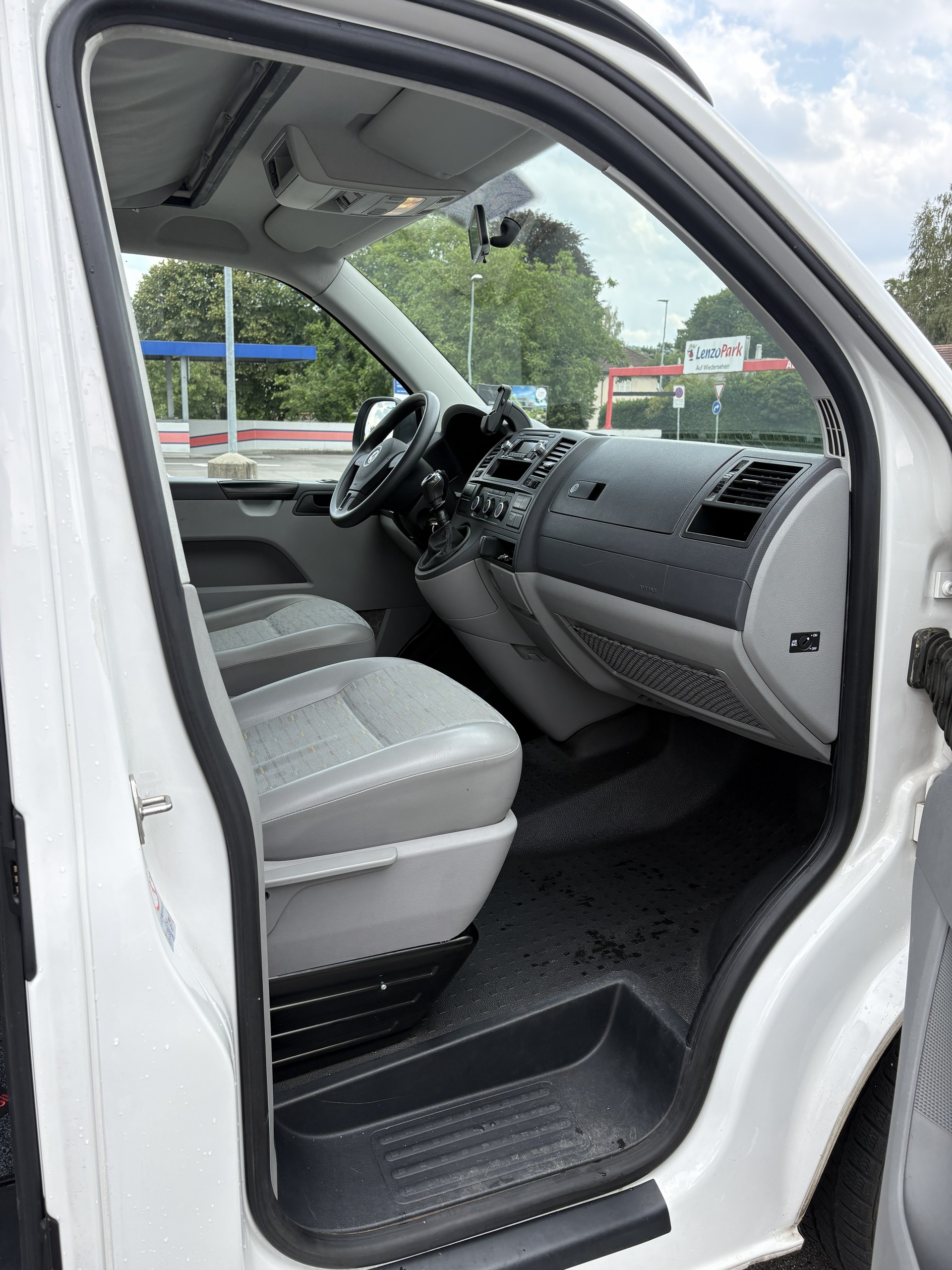 VW T5 Camper 2.0 TDI 4x4-image-7
