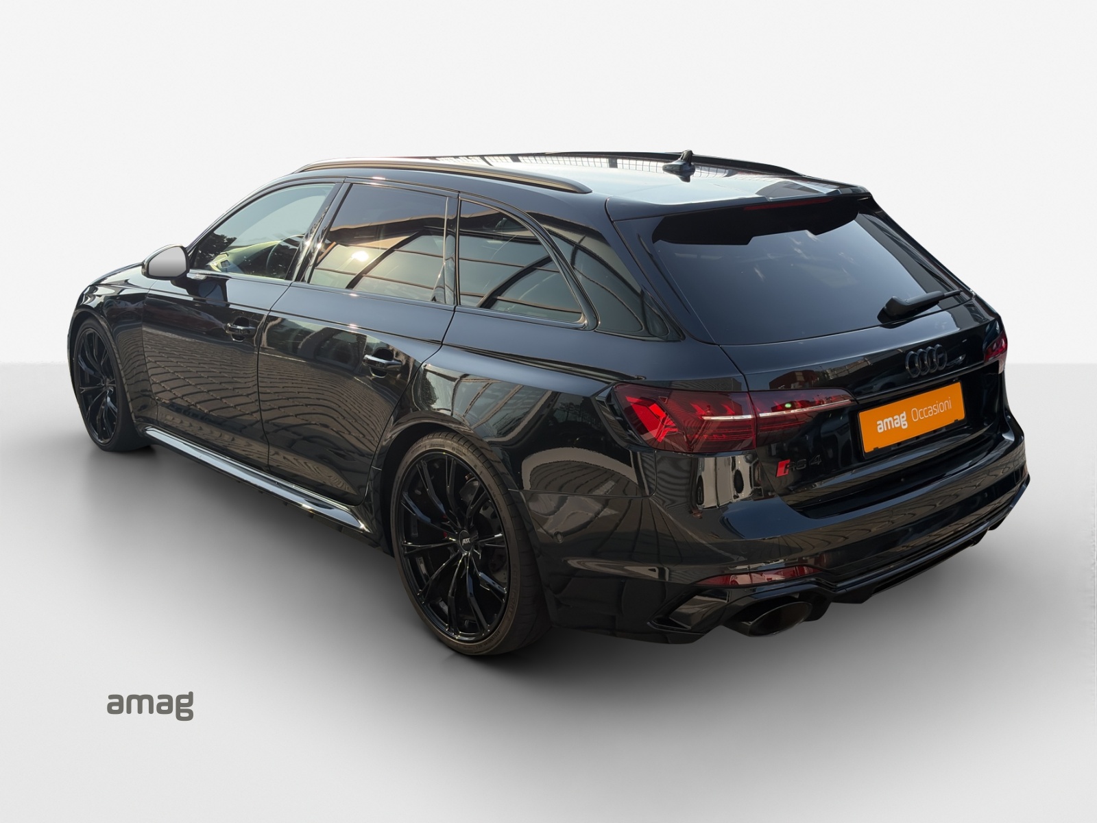 AUDI RS4 Avant quattro tiptronic-image-2