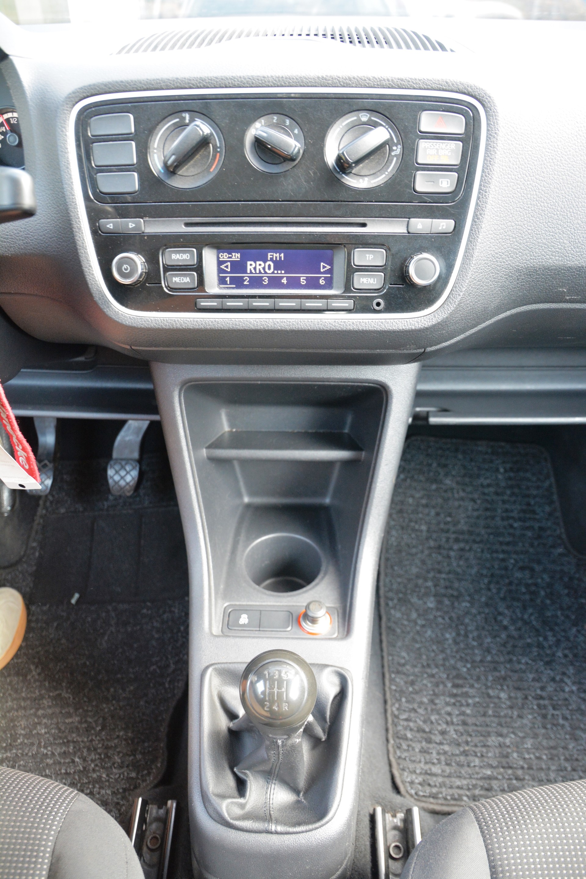 VW Up 1.0 take up-image-7