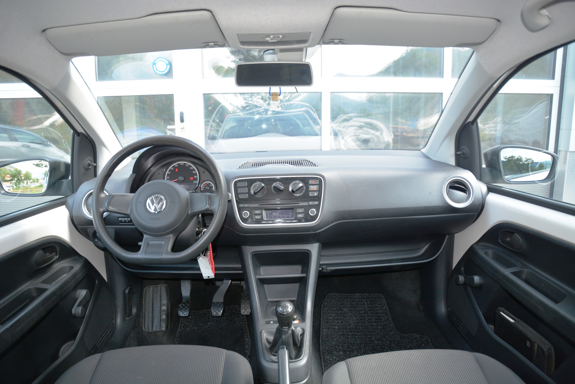 VW Up 1.0 take up-image-4