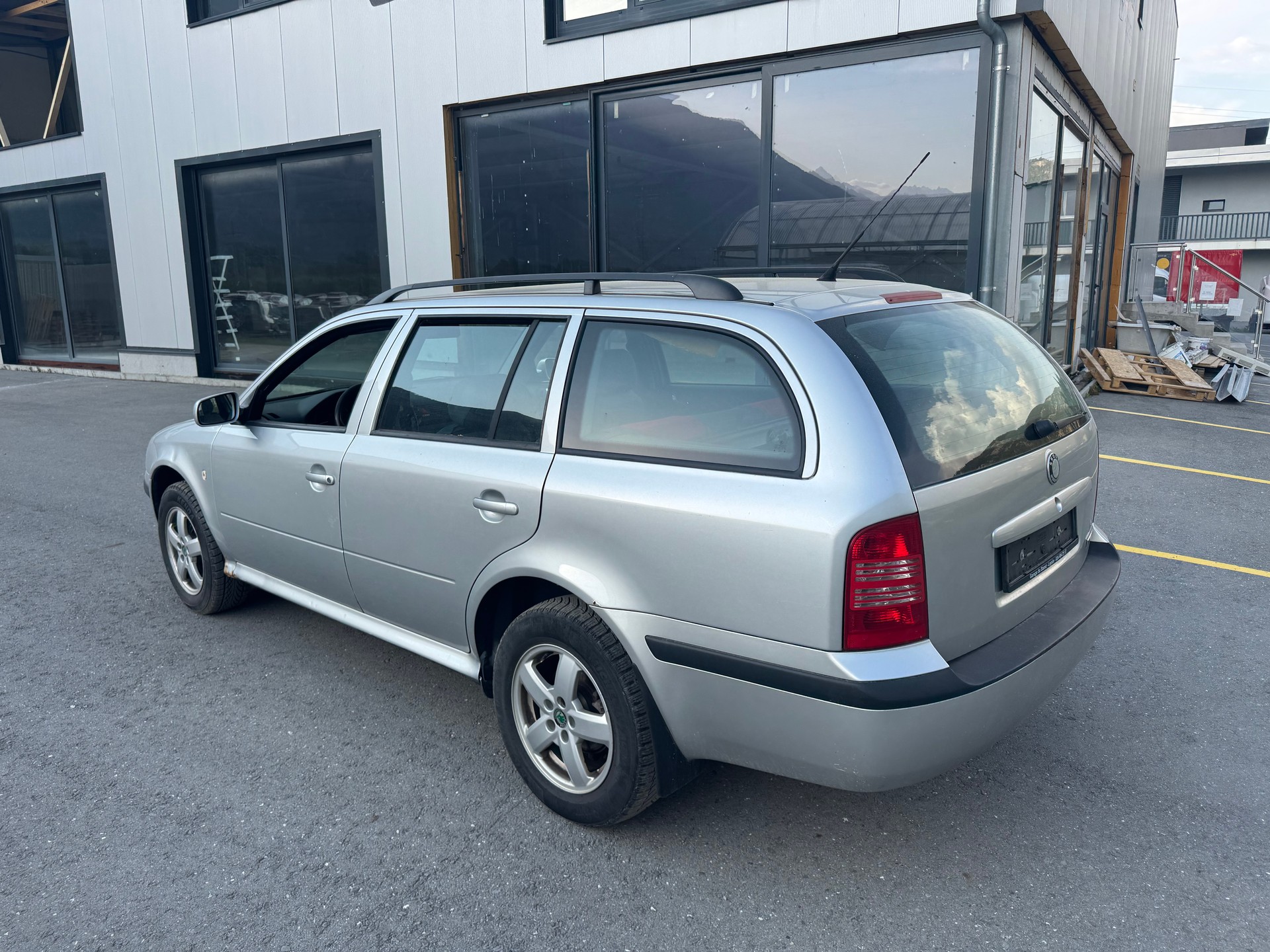 SKODA Octavia 1.9 TDI Ambiente 4x4-image-4
