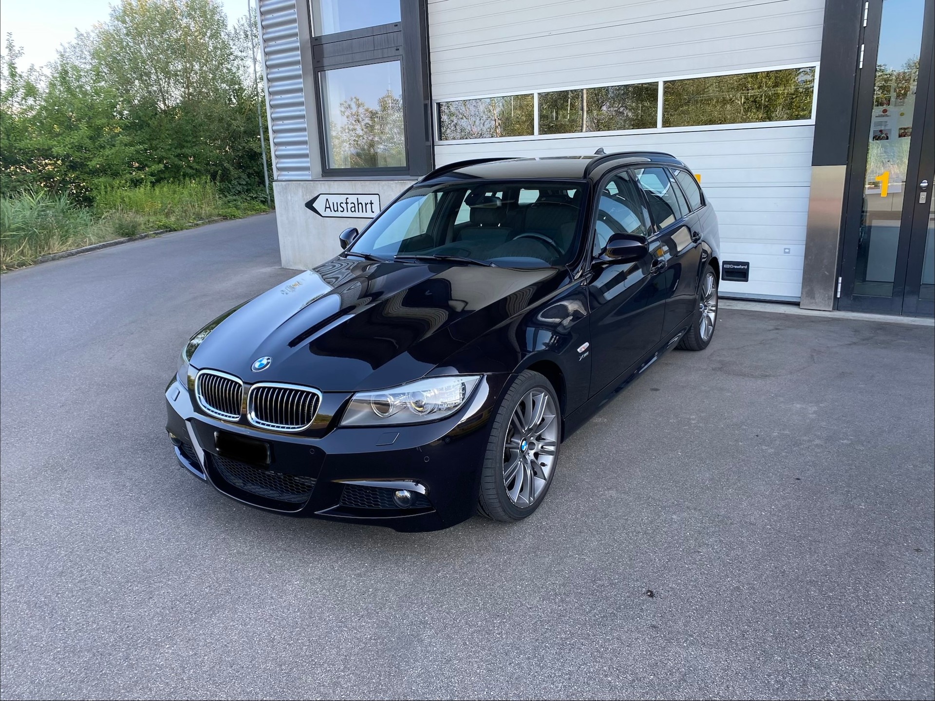 BMW 320d xDrive Dynamic Edition-image-0
