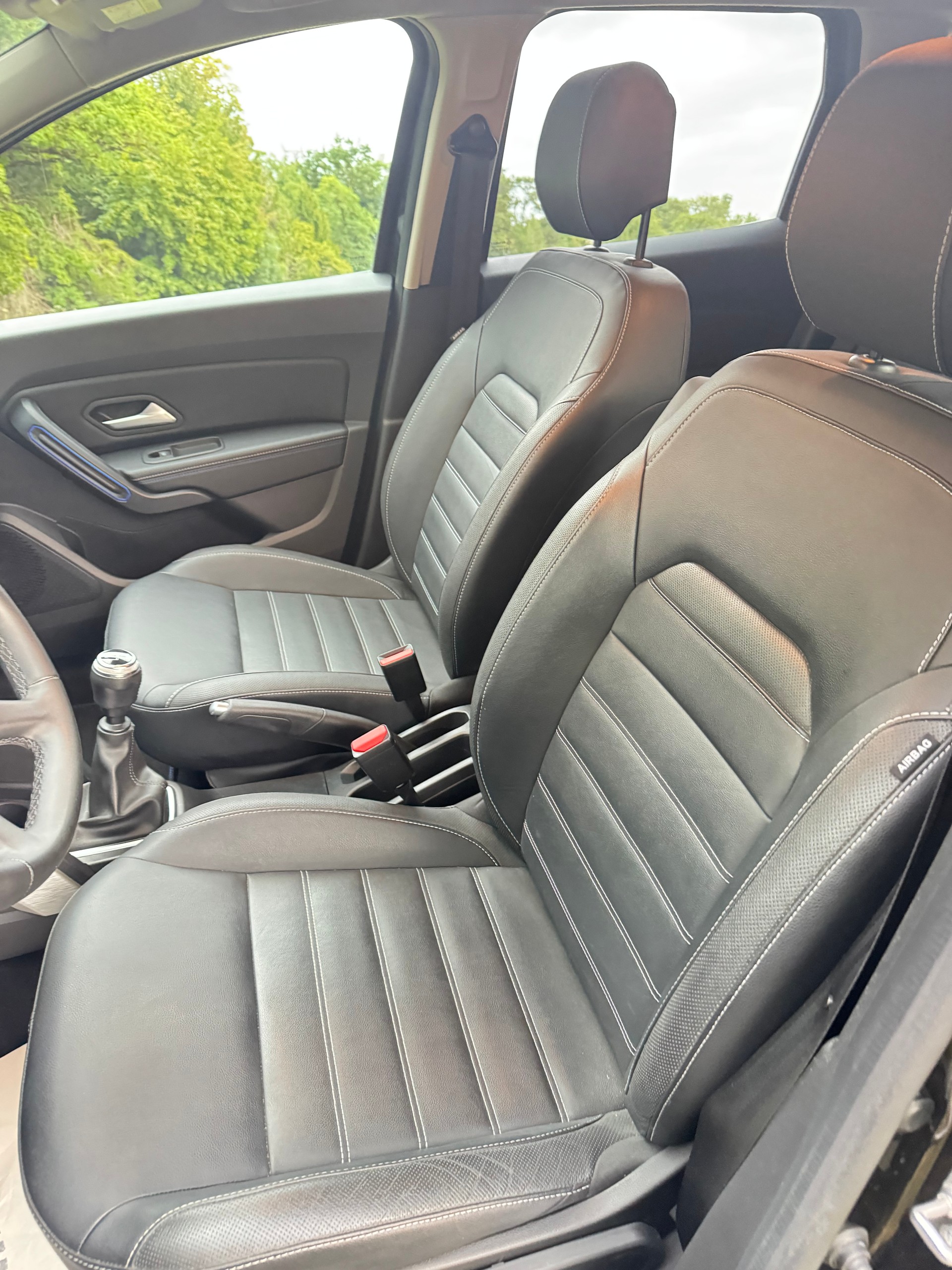 DACIA Duster dCi 115 Comfort 4x4-image-11