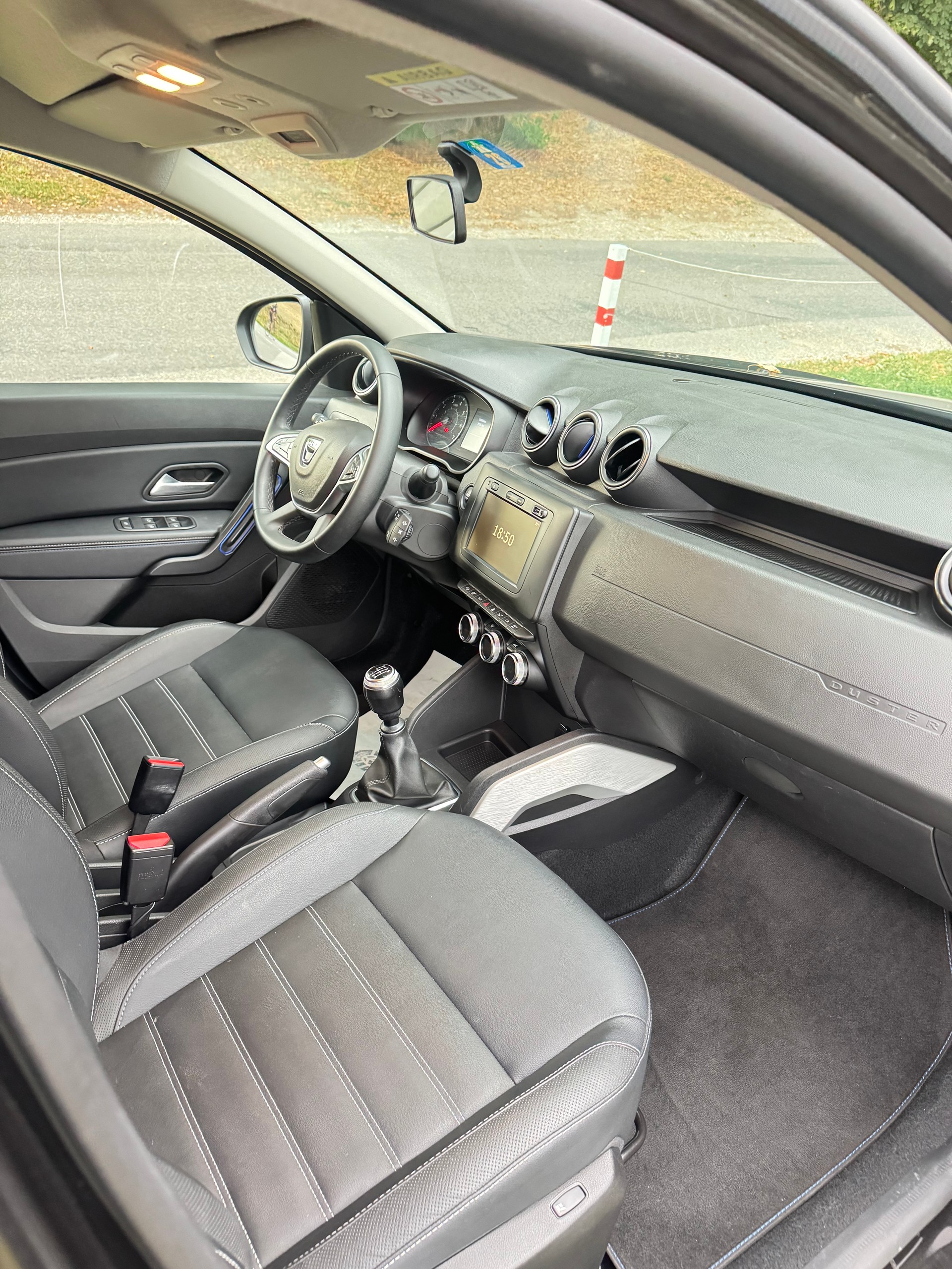 DACIA Duster dCi 115 Comfort 4x4-image-14