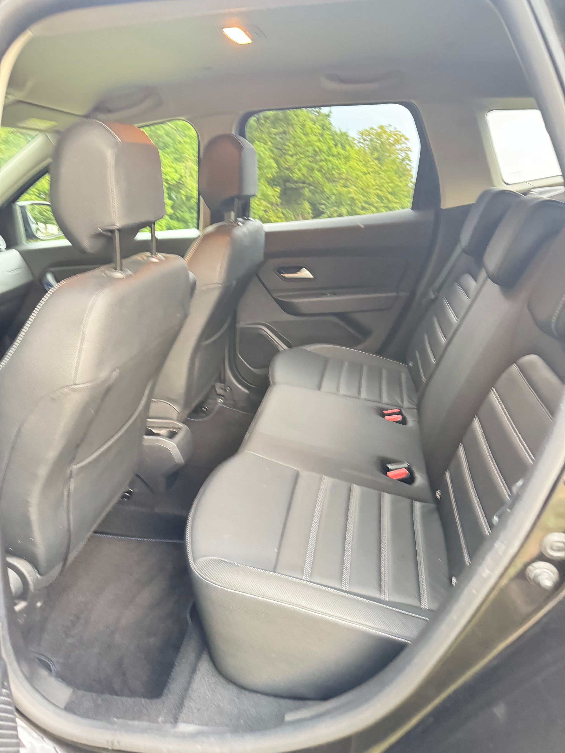 DACIA Duster dCi 115 Comfort 4x4-image-12