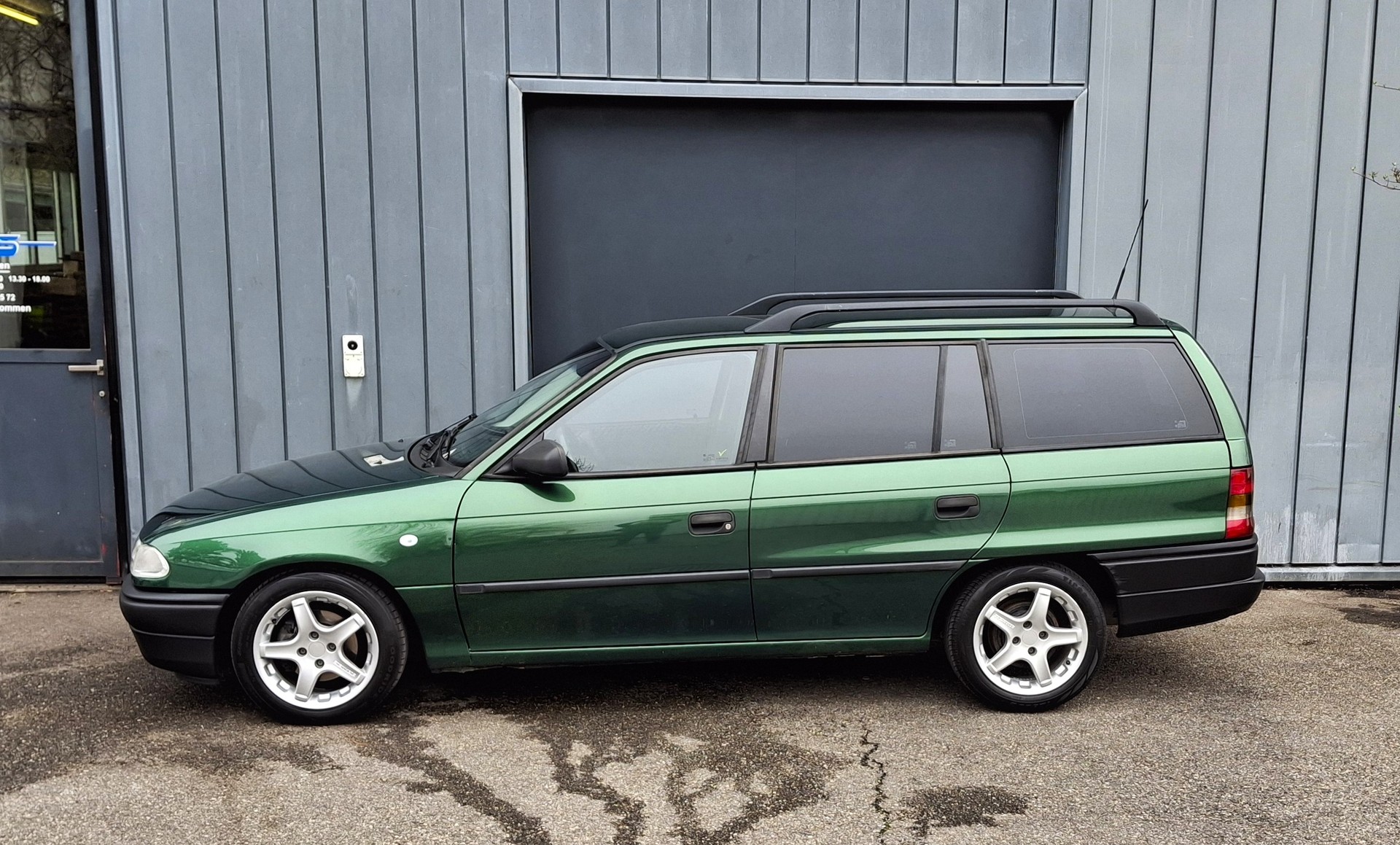 OPEL Astra Caravan 1.6i 16V Special-image-4