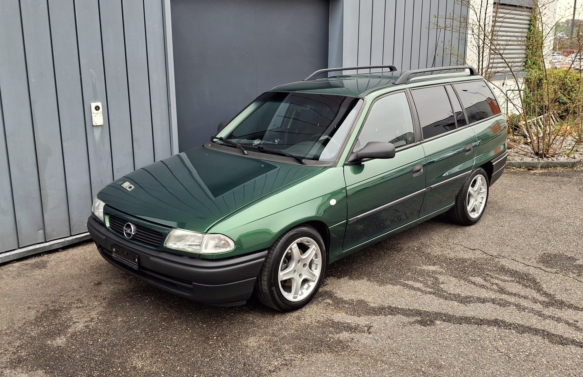 OPEL Astra Caravan 1.6i 16V Special-image-2