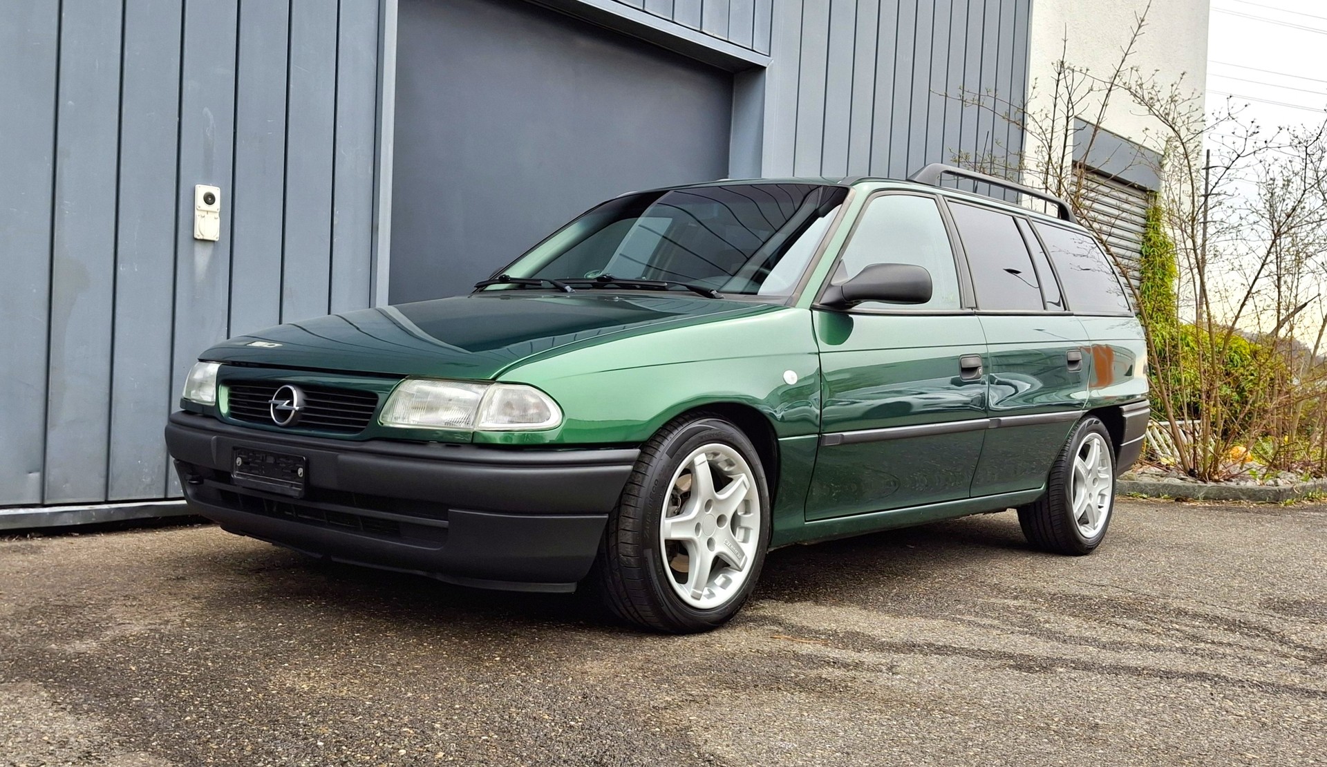 OPEL Astra Caravan 1.6i 16V Special-image-1
