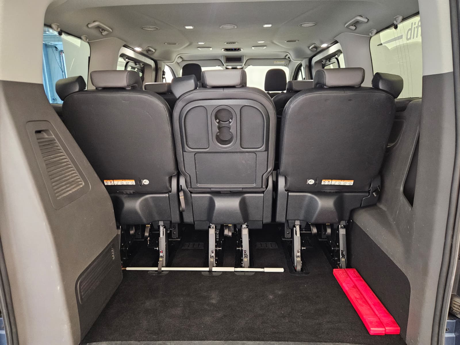 FORD Tourneo Custom 320 L1H1 Titanium-image-15