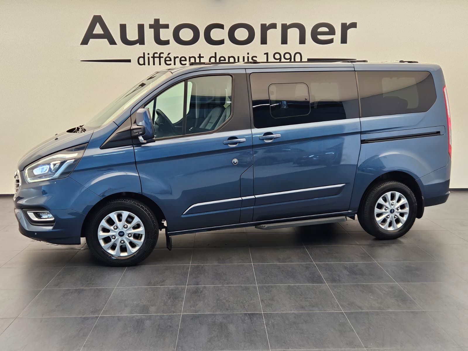 FORD Tourneo Custom 320 L1H1 Titanium-image-0