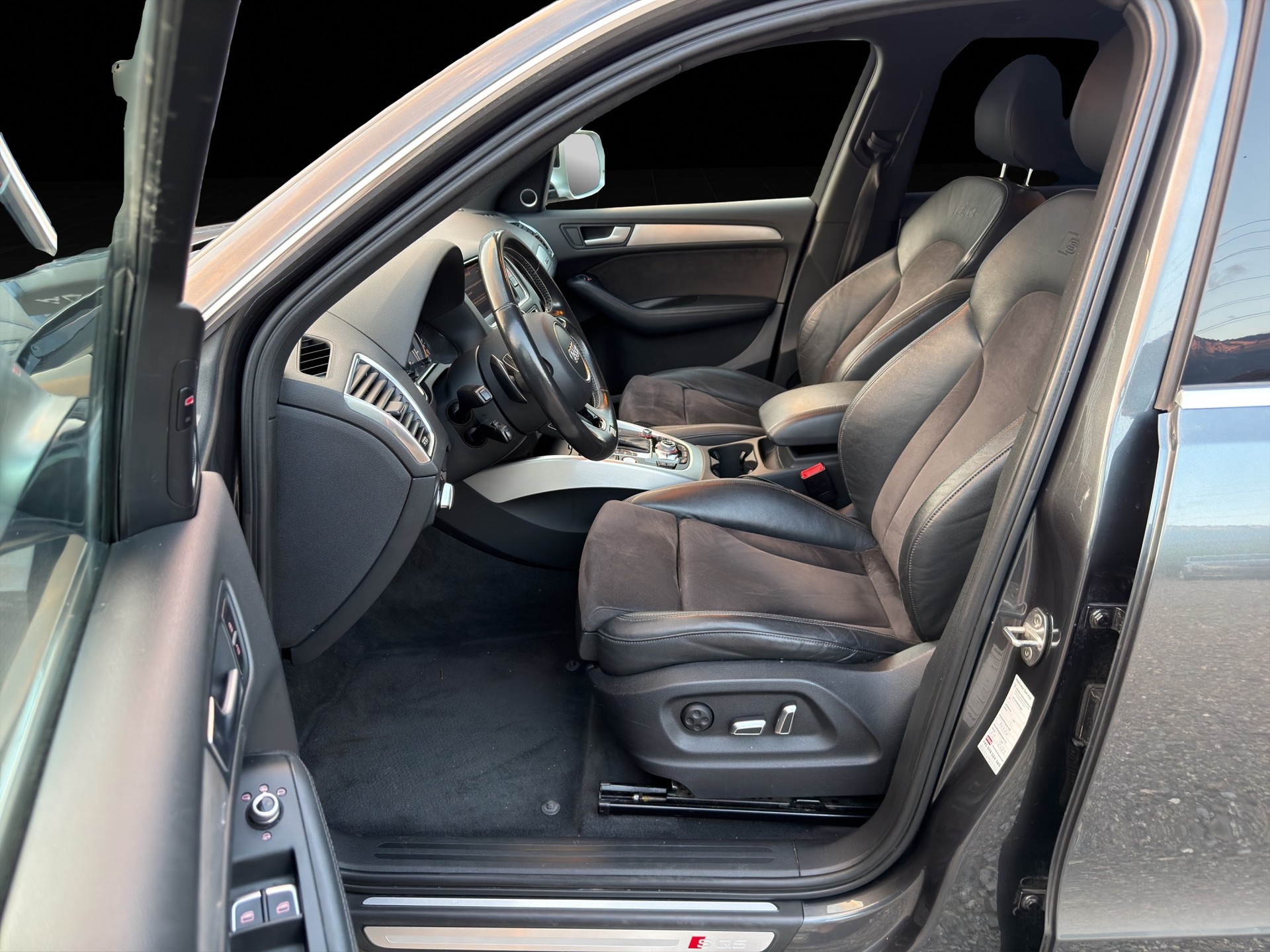AUDI SQ5 3.0 TDI quattro tiptronic-image-7