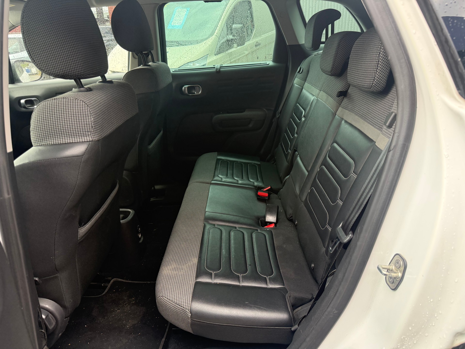 CITROEN C3 Aircross 1.2i PureTech Feel EAT-image-4