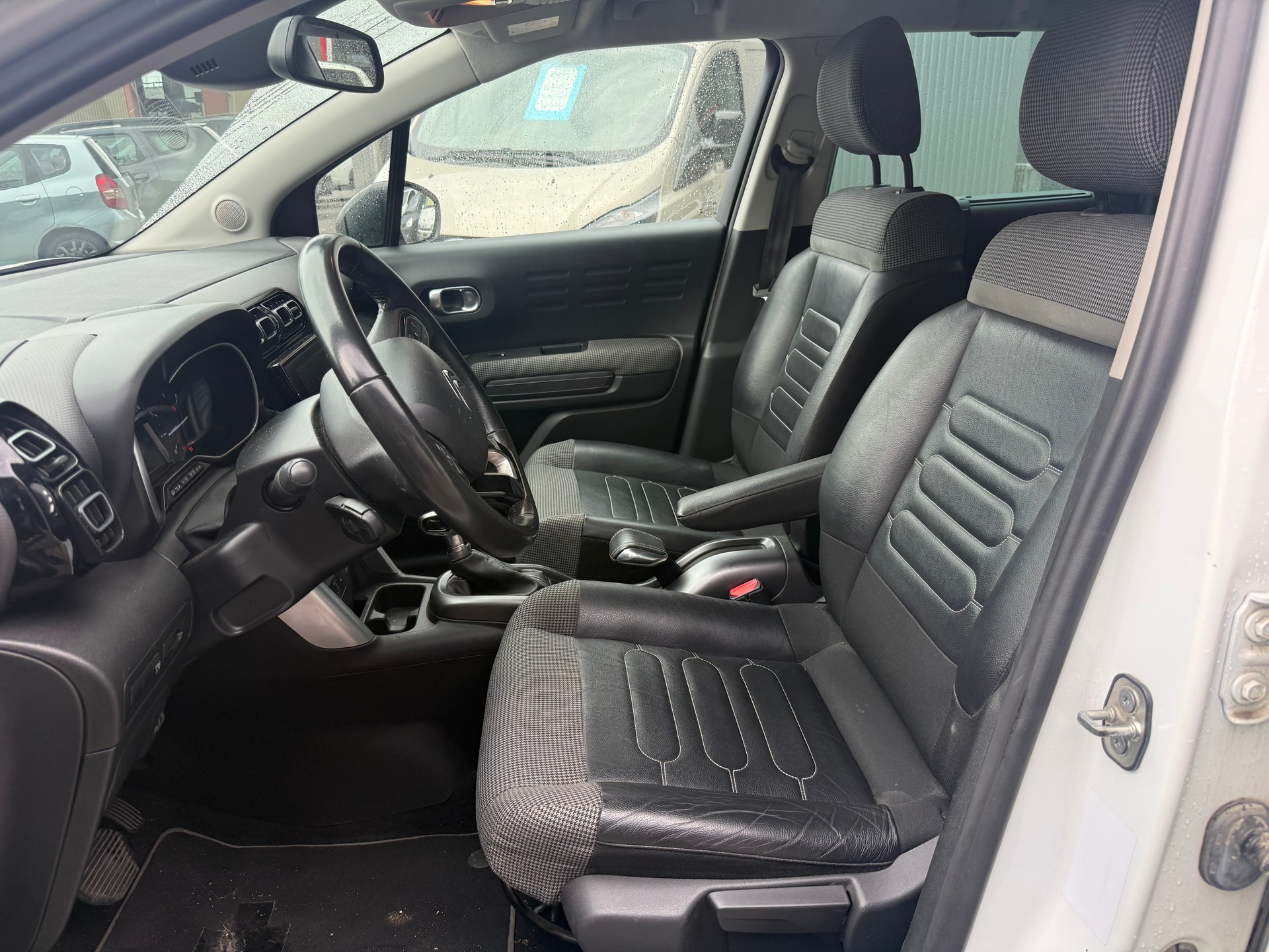 CITROEN C3 Aircross 1.2i PureTech Feel EAT-image-5