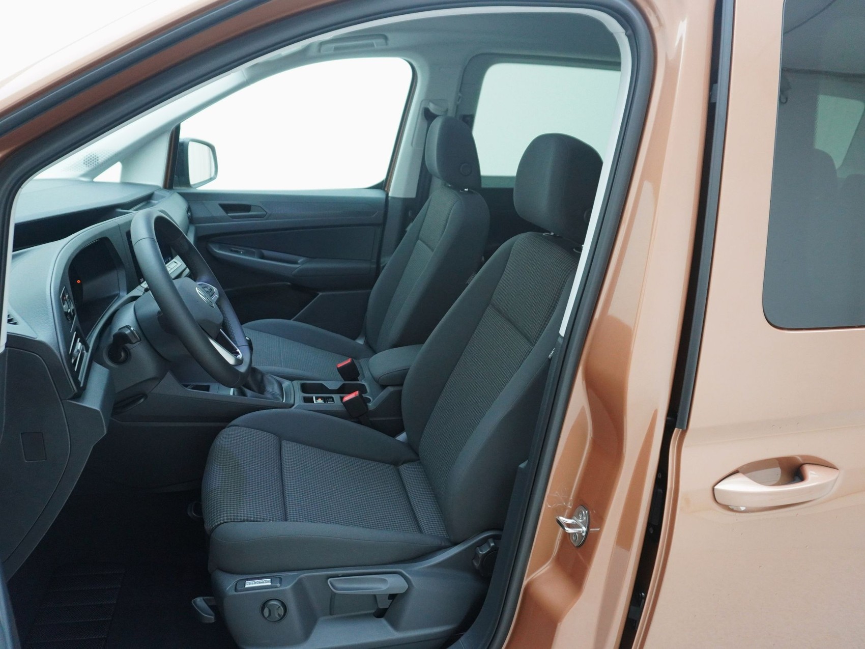 VW Caddy Maxi Outdoor 2.0 TDI 4Motion-image-12