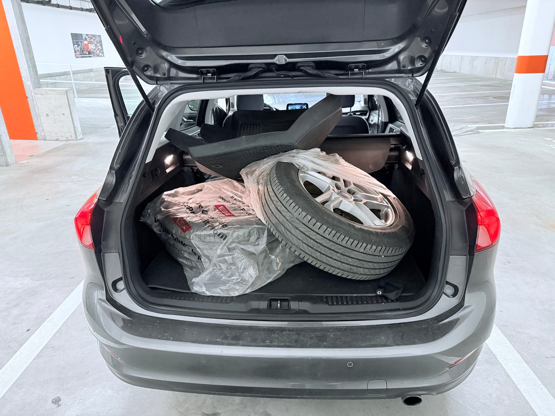 FORD Focus 2.0 TDCi Cool Connect Automatic-image-13