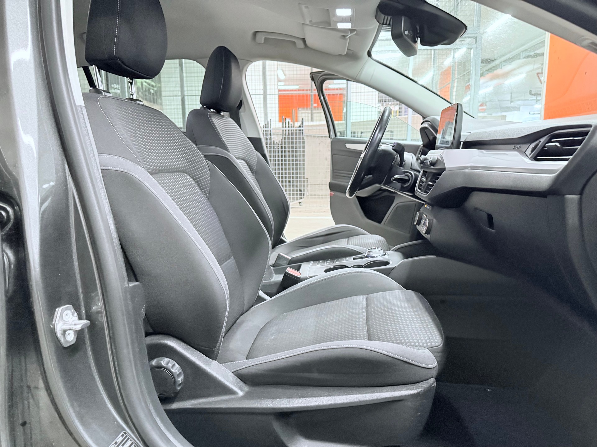 FORD Focus 2.0 TDCi Cool Connect Automatic-image-10