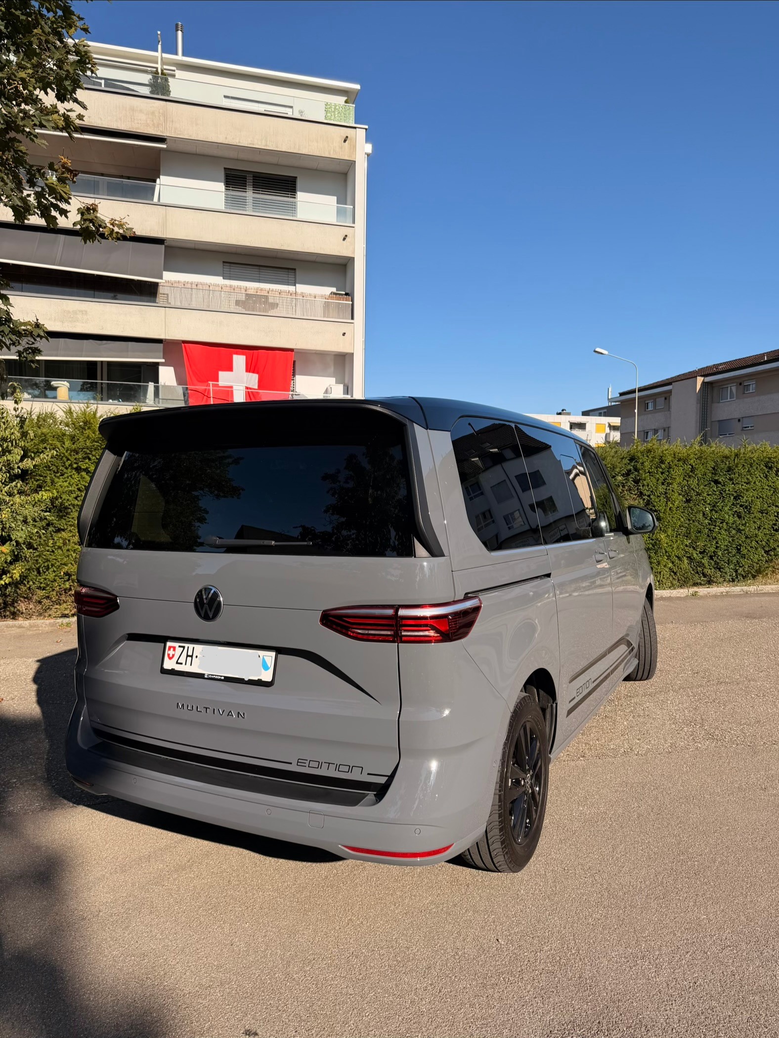 VW Multivan T7 2.0 TDI Life Edition DSG-image-3