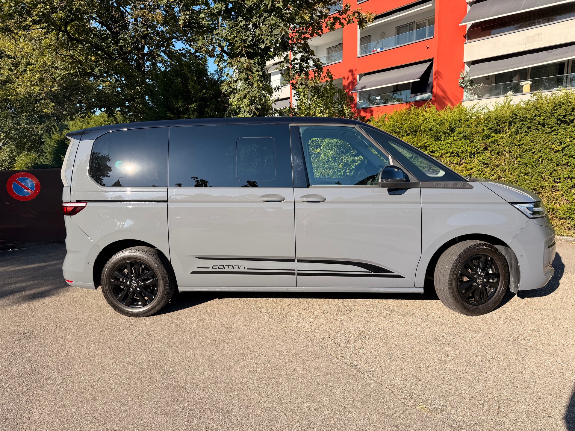 VW Multivan T7 2.0 TDI Life Edition DSG-image-2