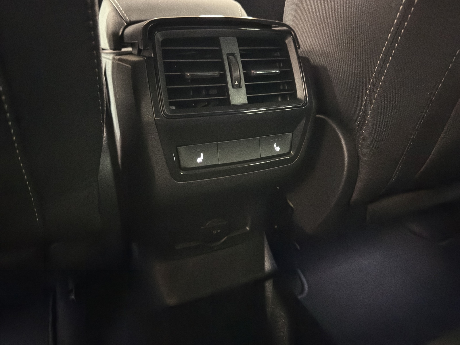 SKODA Karoq 2.0 TSI SportLine 4x4 DSG-image-9