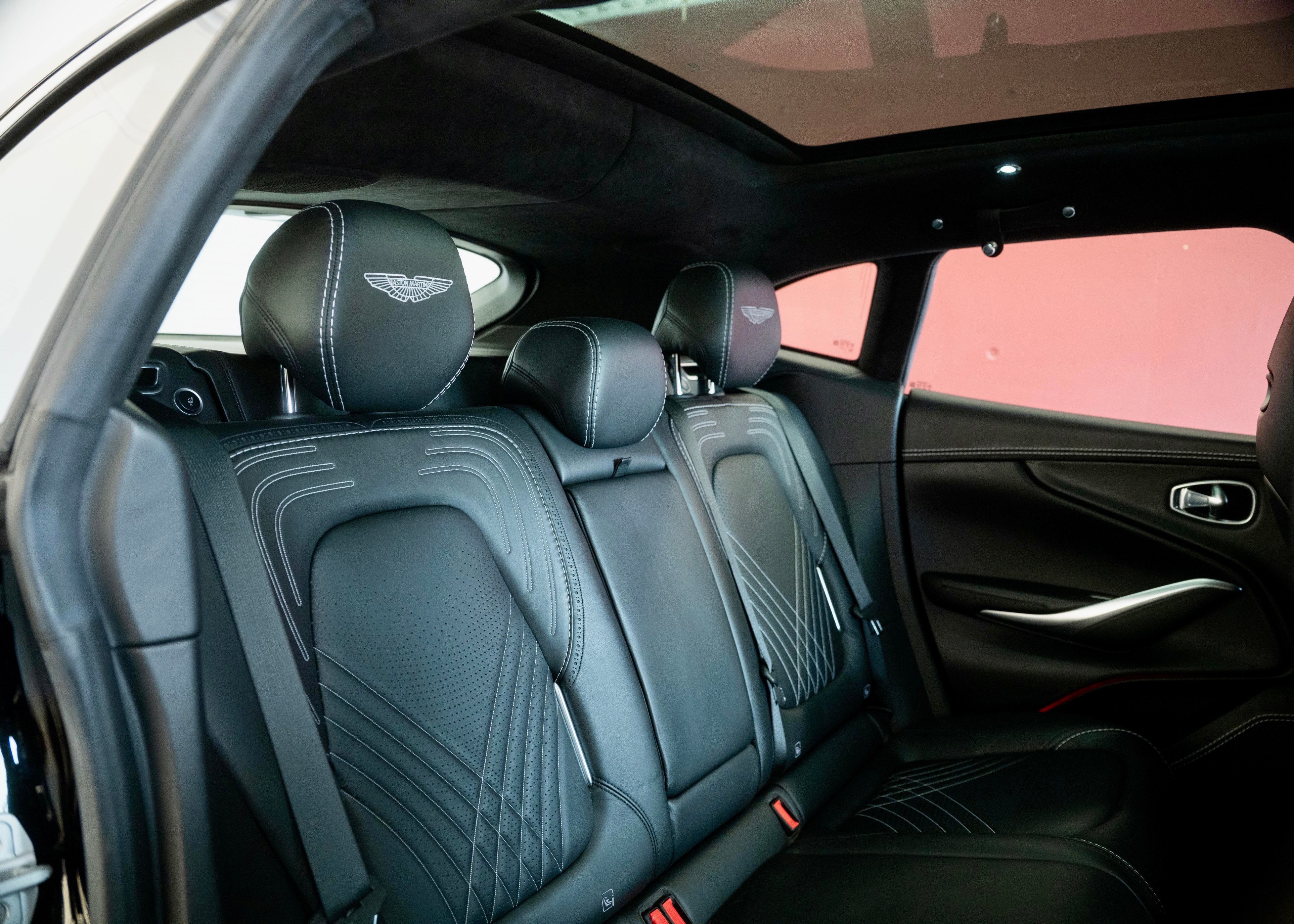 Image ASTON-MARTIN DBX DBX 4.0 V8 (1st hand, perfect condition, full Aston Martin history)