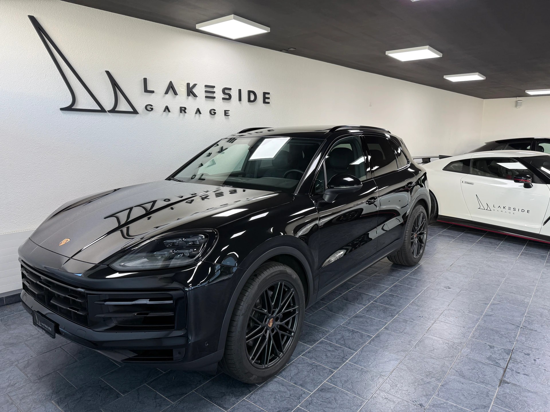 PORSCHE Cayenne Tiptronic-image-0