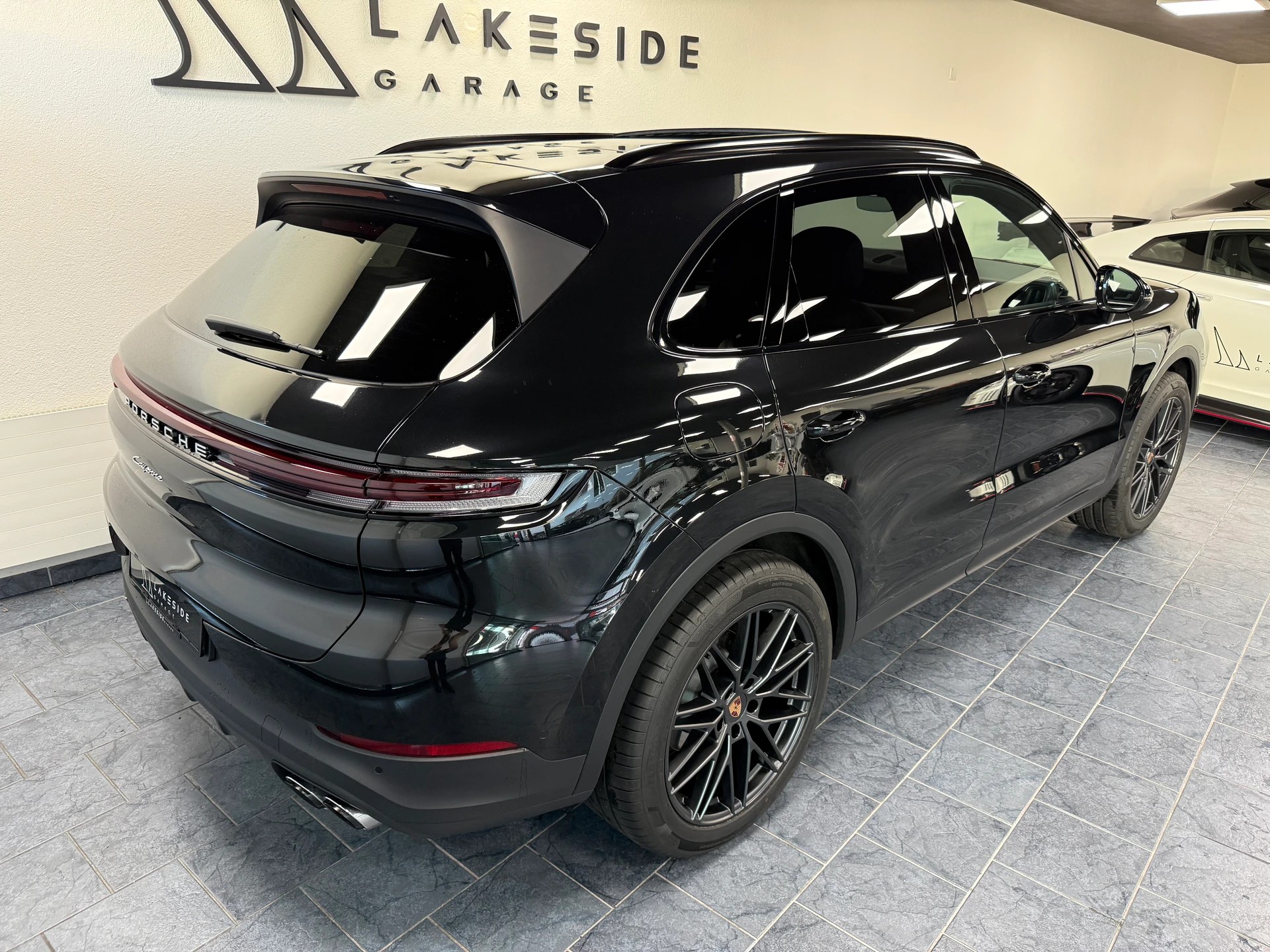 PORSCHE Cayenne Tiptronic-image-3