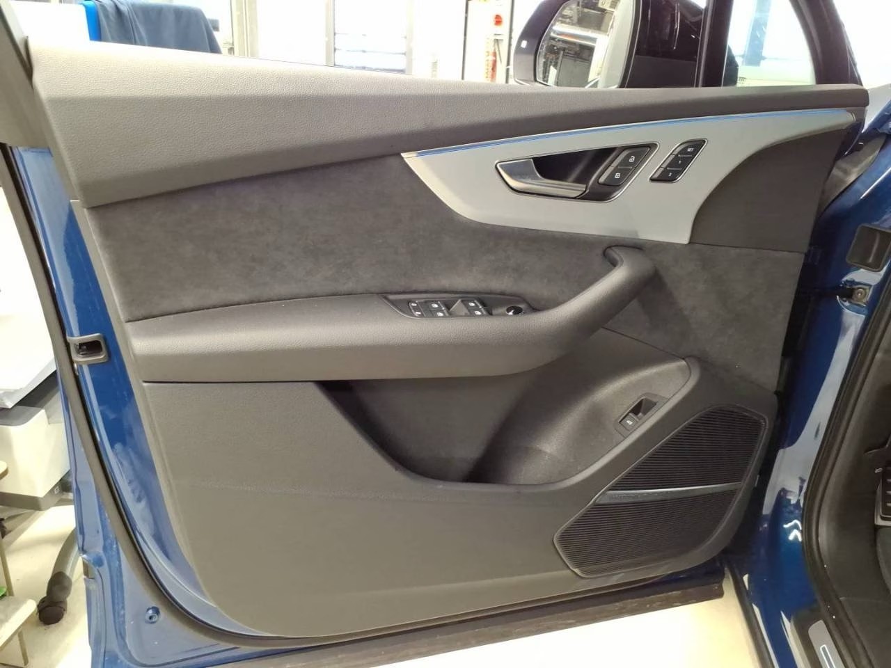 AUDI Q7 SUV TFSI quattro 250 kW S line tiptronic-image-7